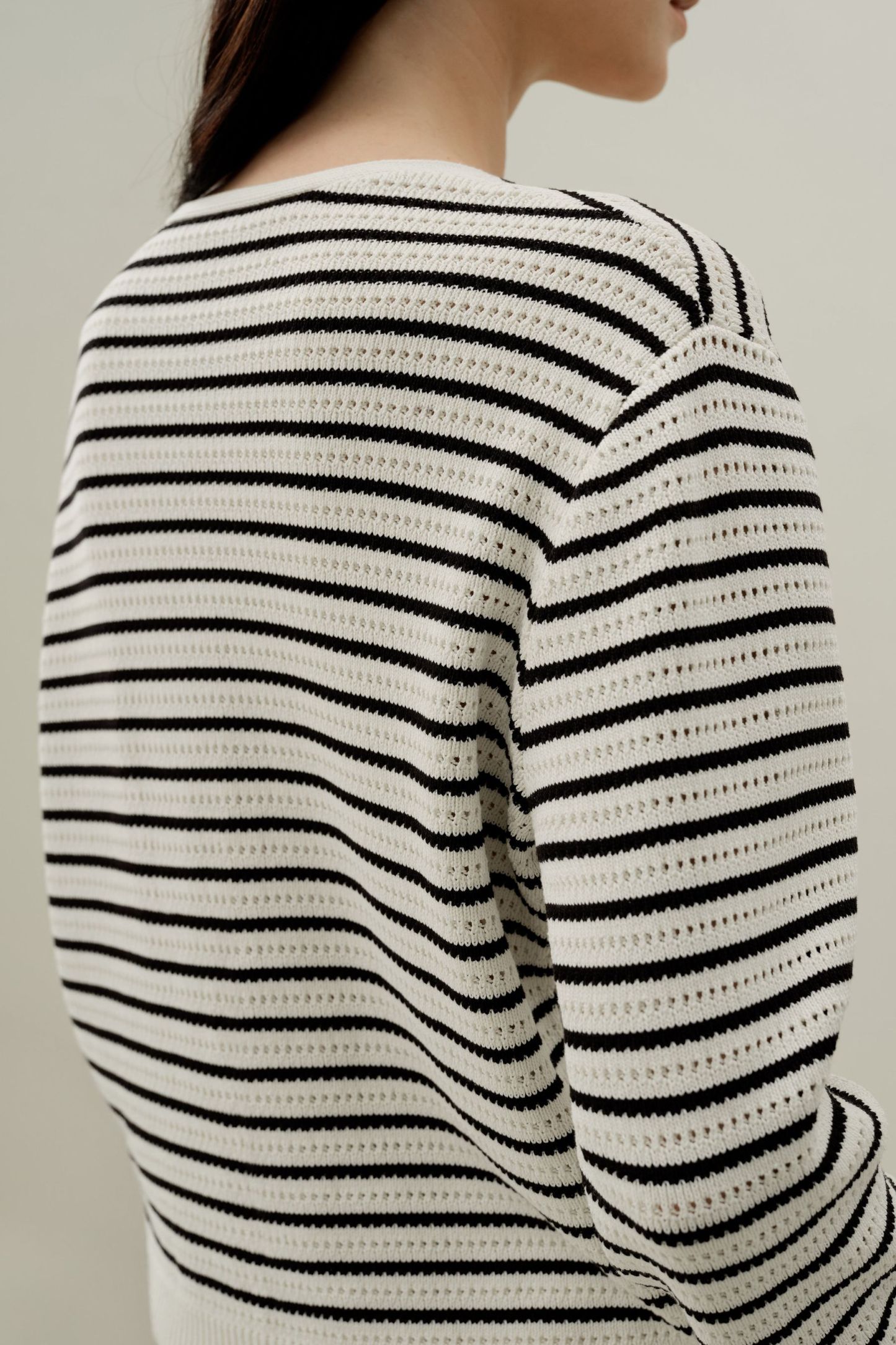 #color_White With Black Stripes