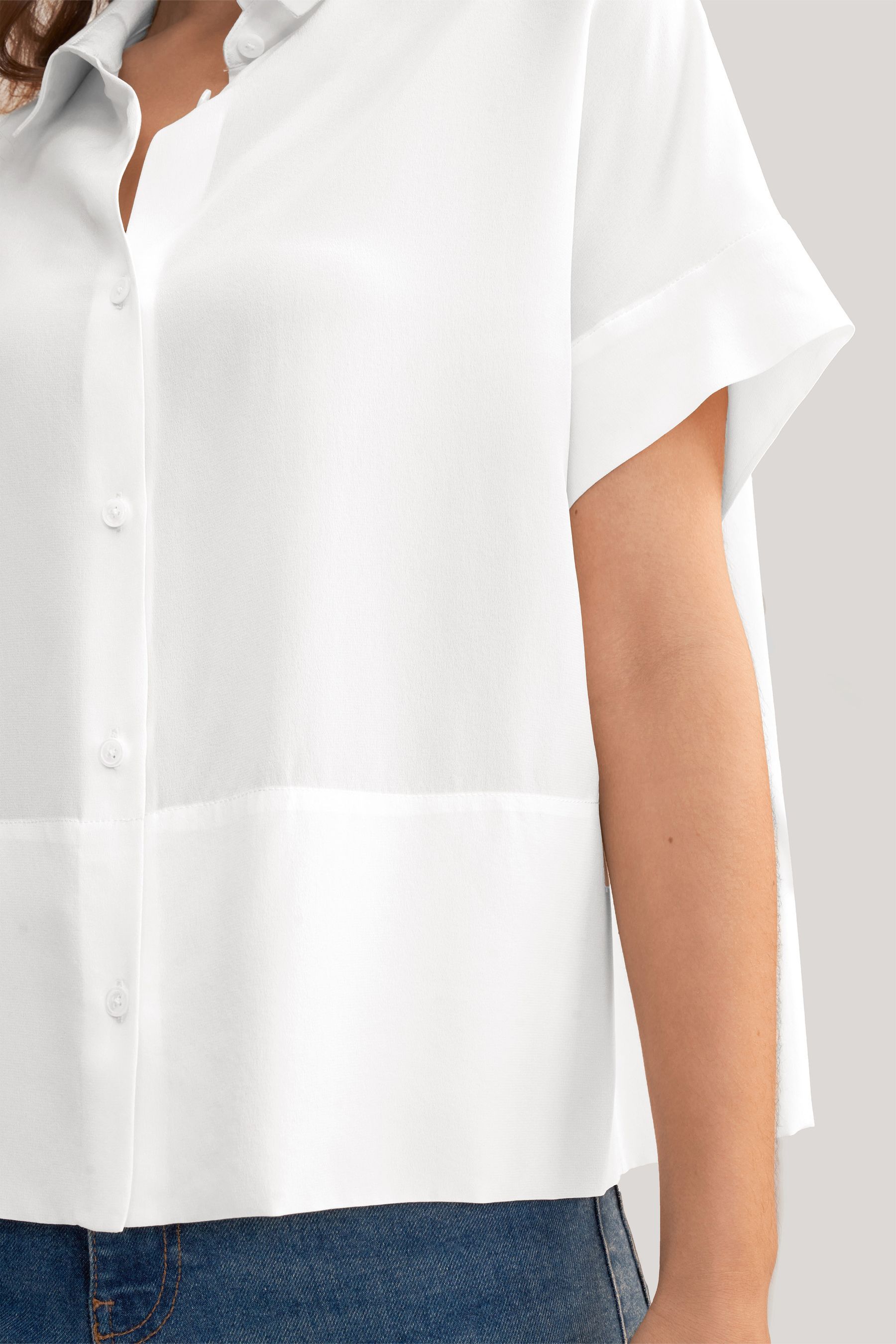 #color_Natural White