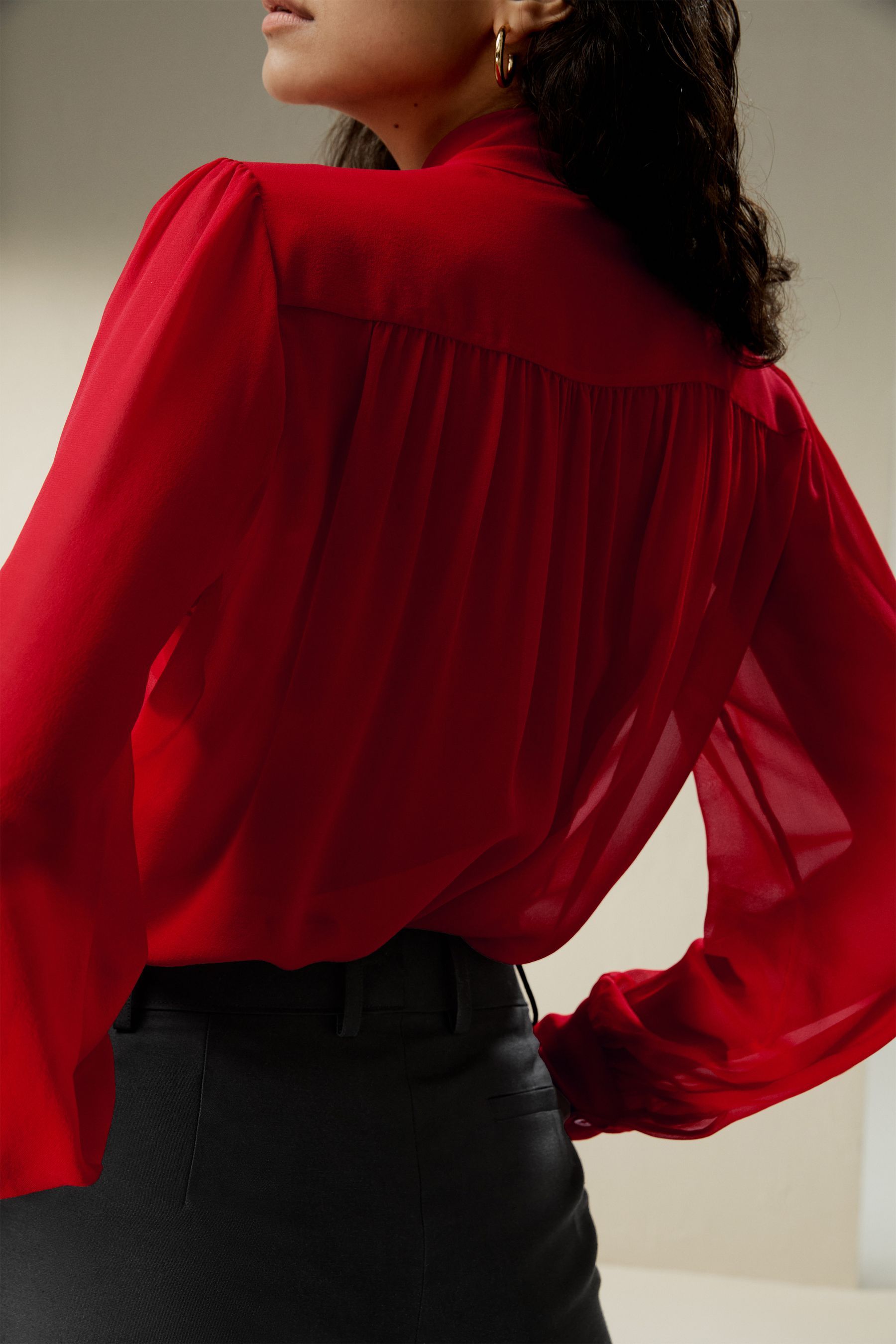 #color_Pomegranate Red