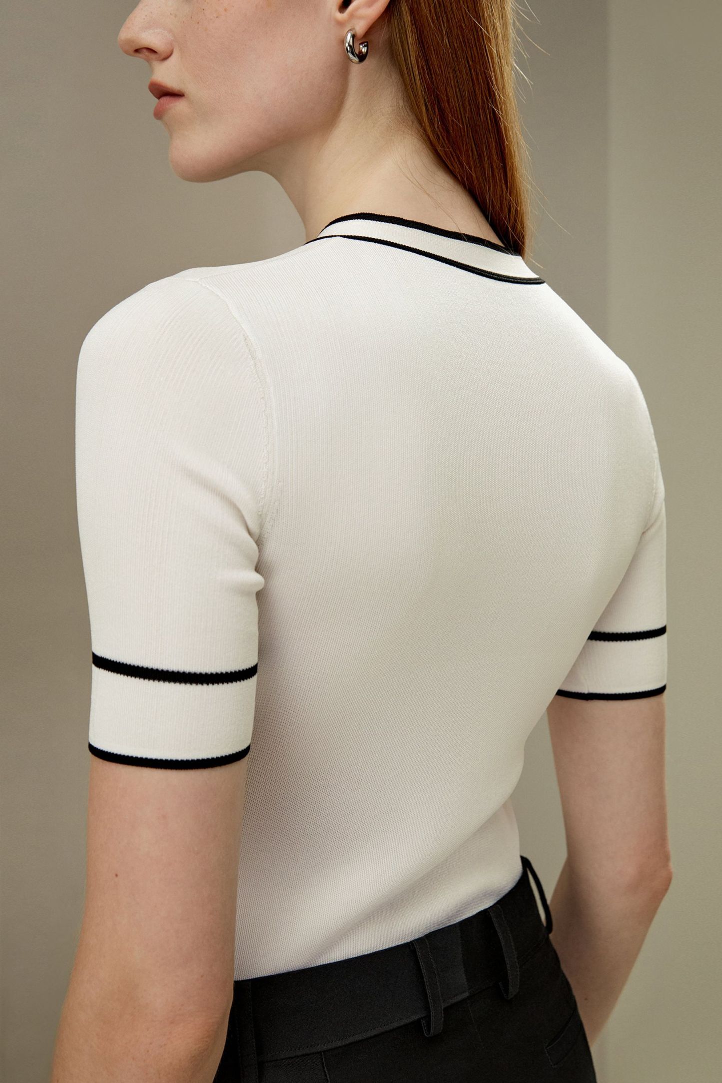 #color_White With Black Stripes