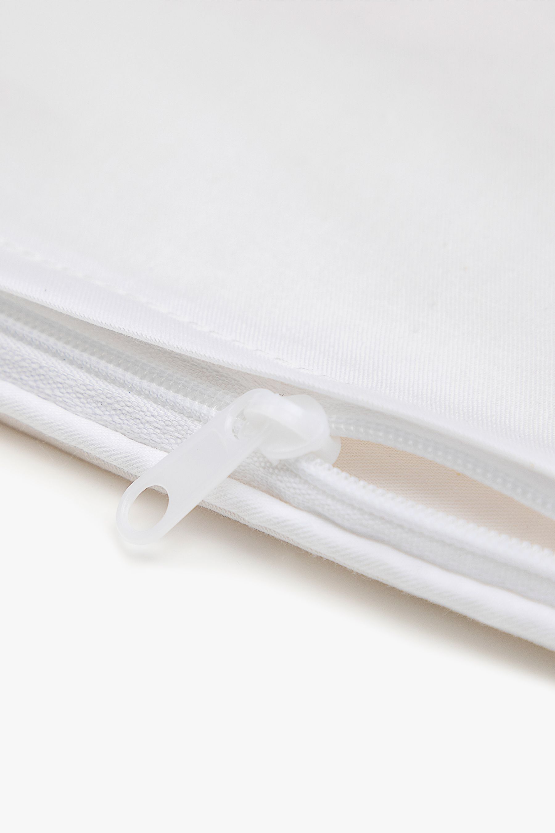 #color_White (Cotton-Covered)