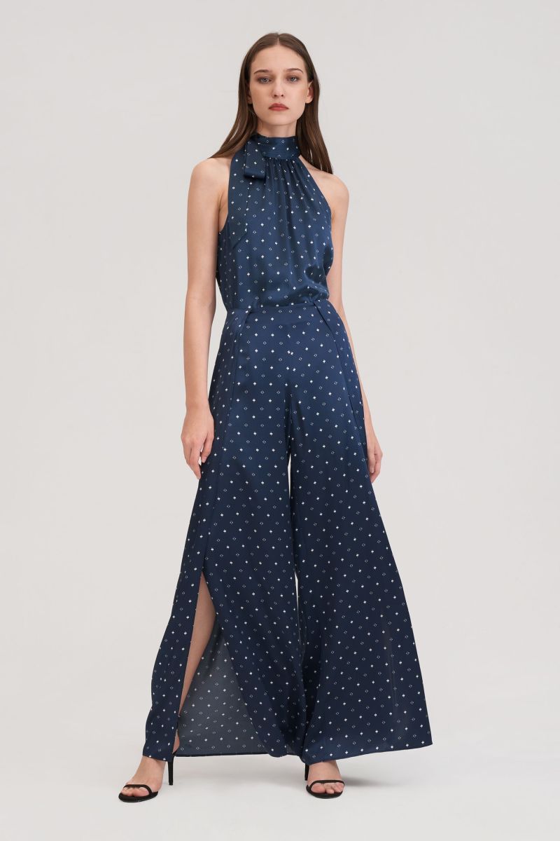 #color_White Diamonds In Blue