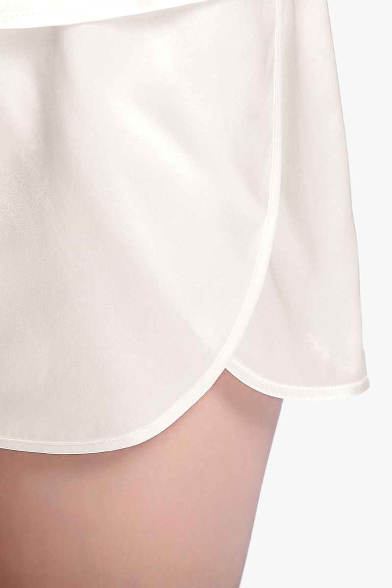 #color_Natural White