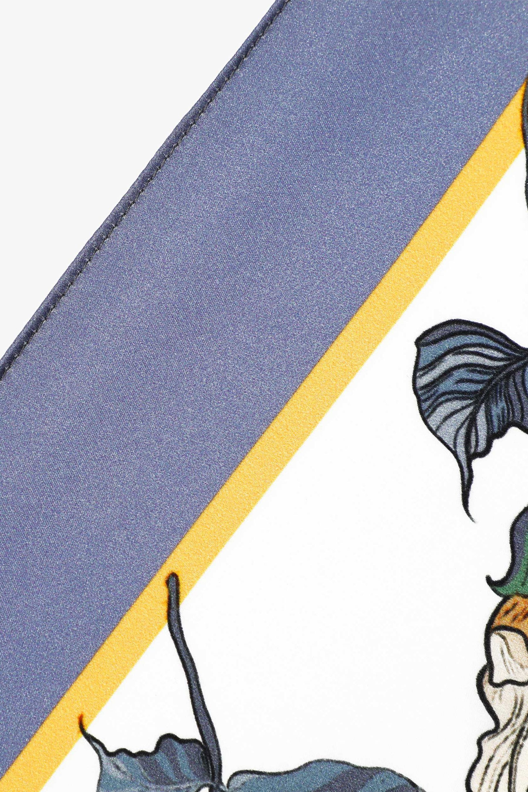 #color_White Flowers