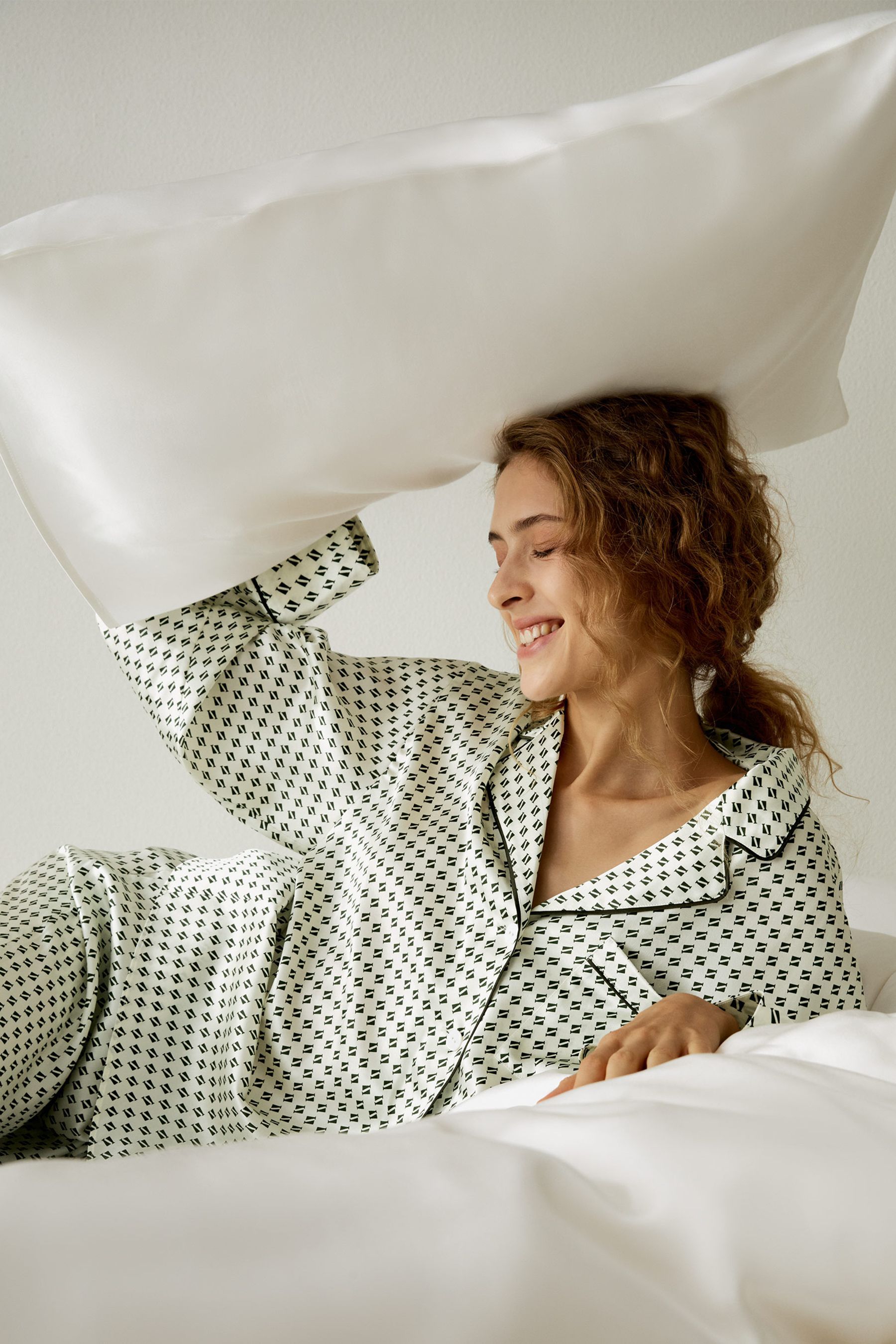 #color_Natural White