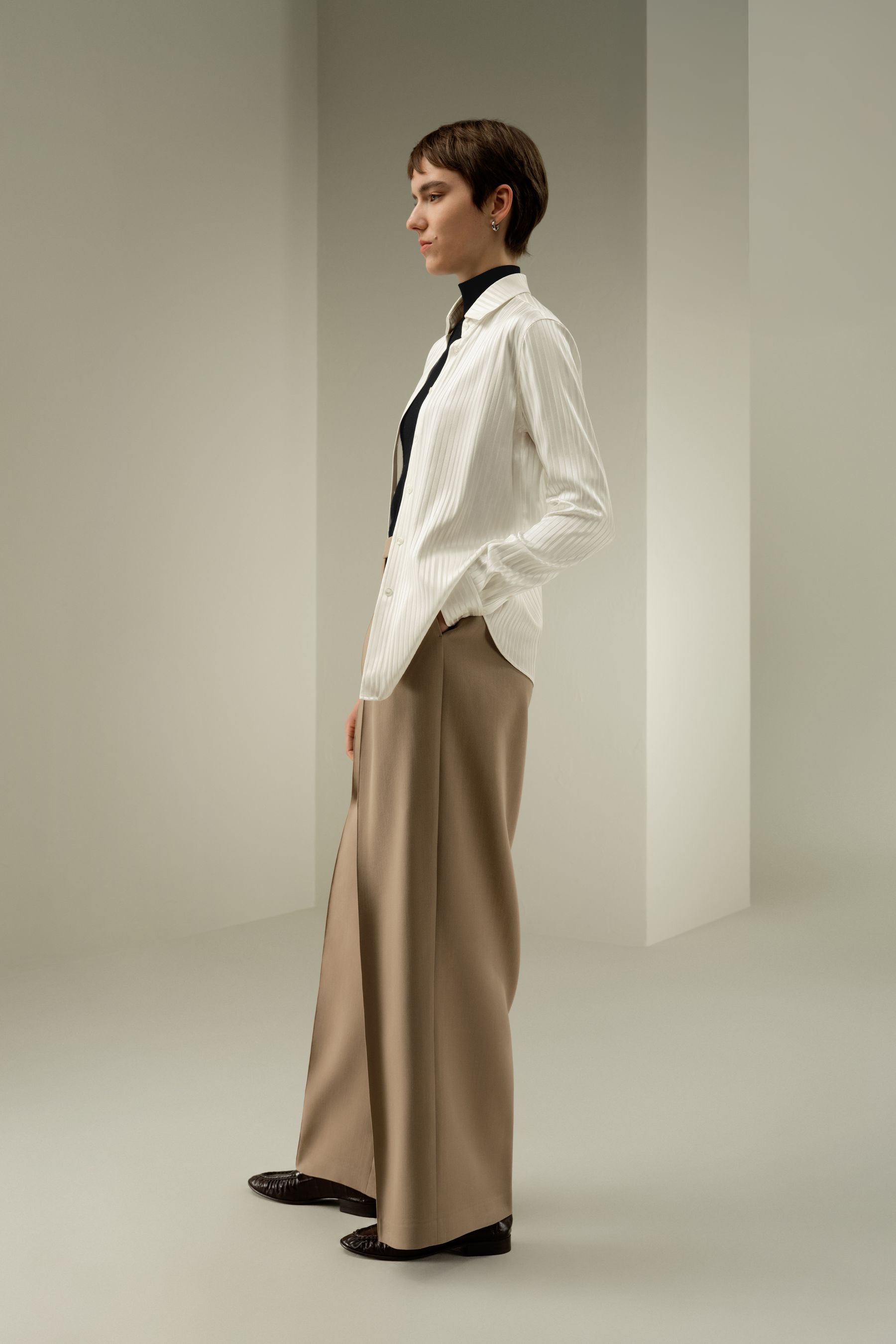 #color_Natural White