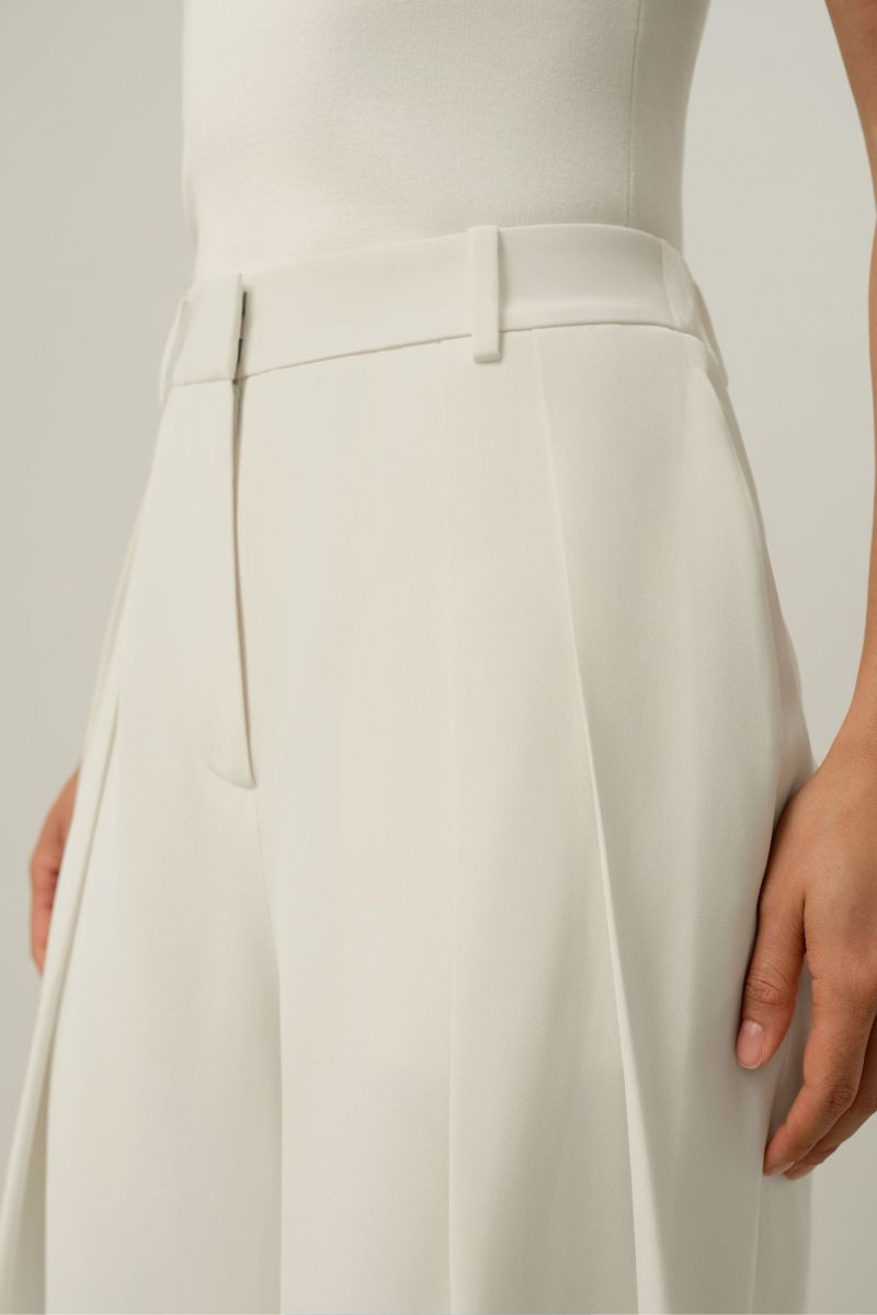 #color_Natural White