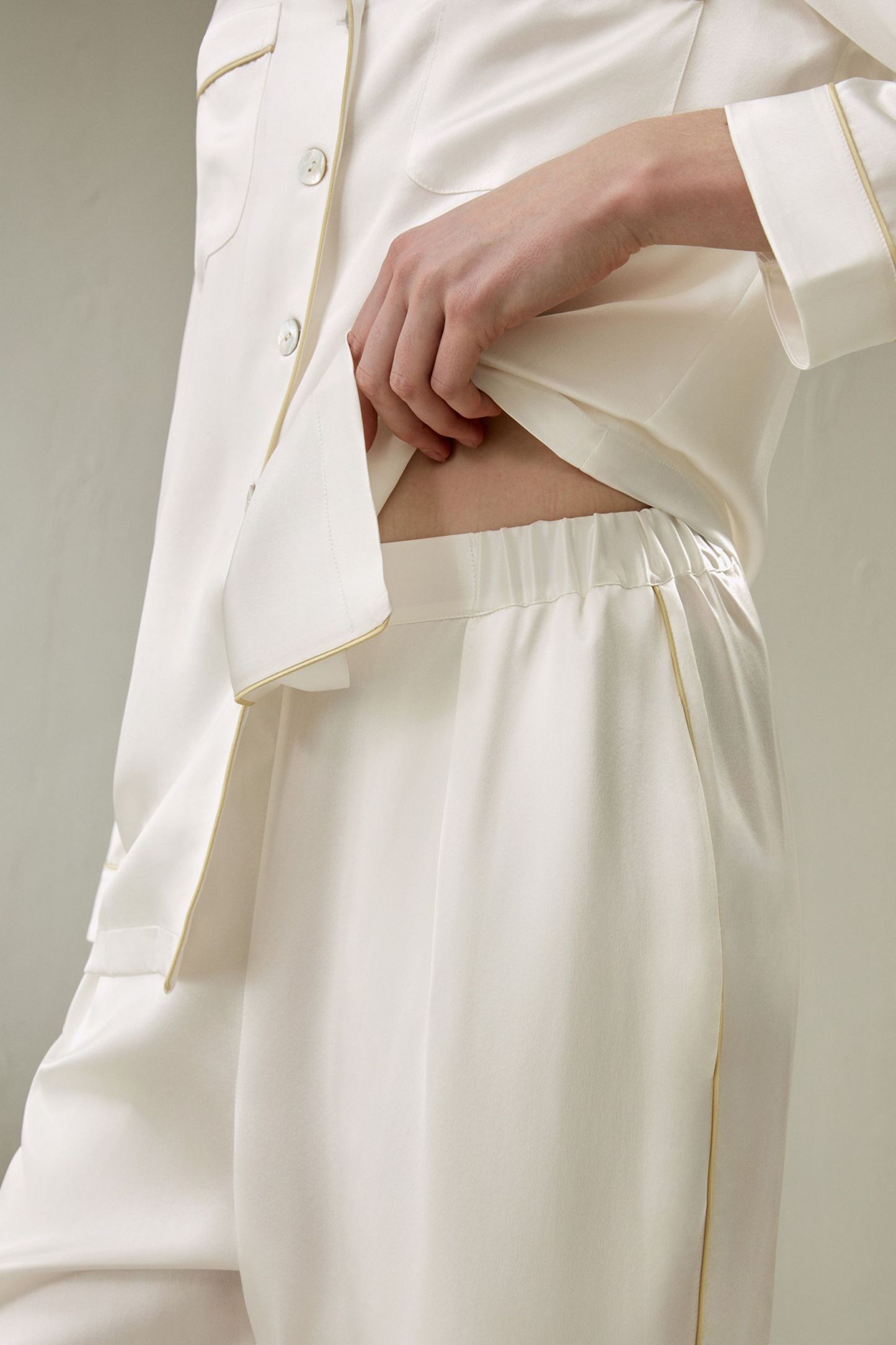 #color_Natural White