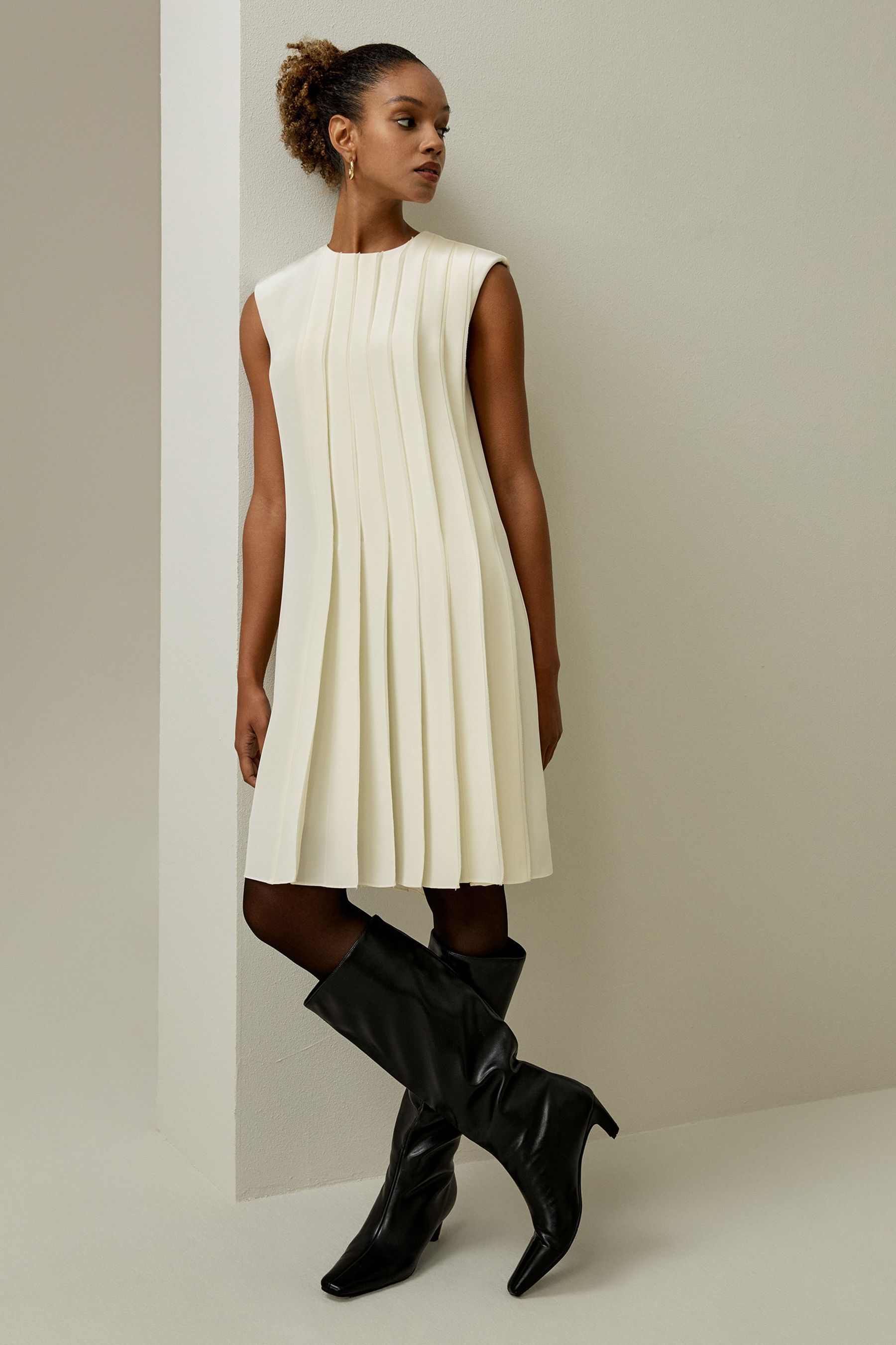 #color_Natural White