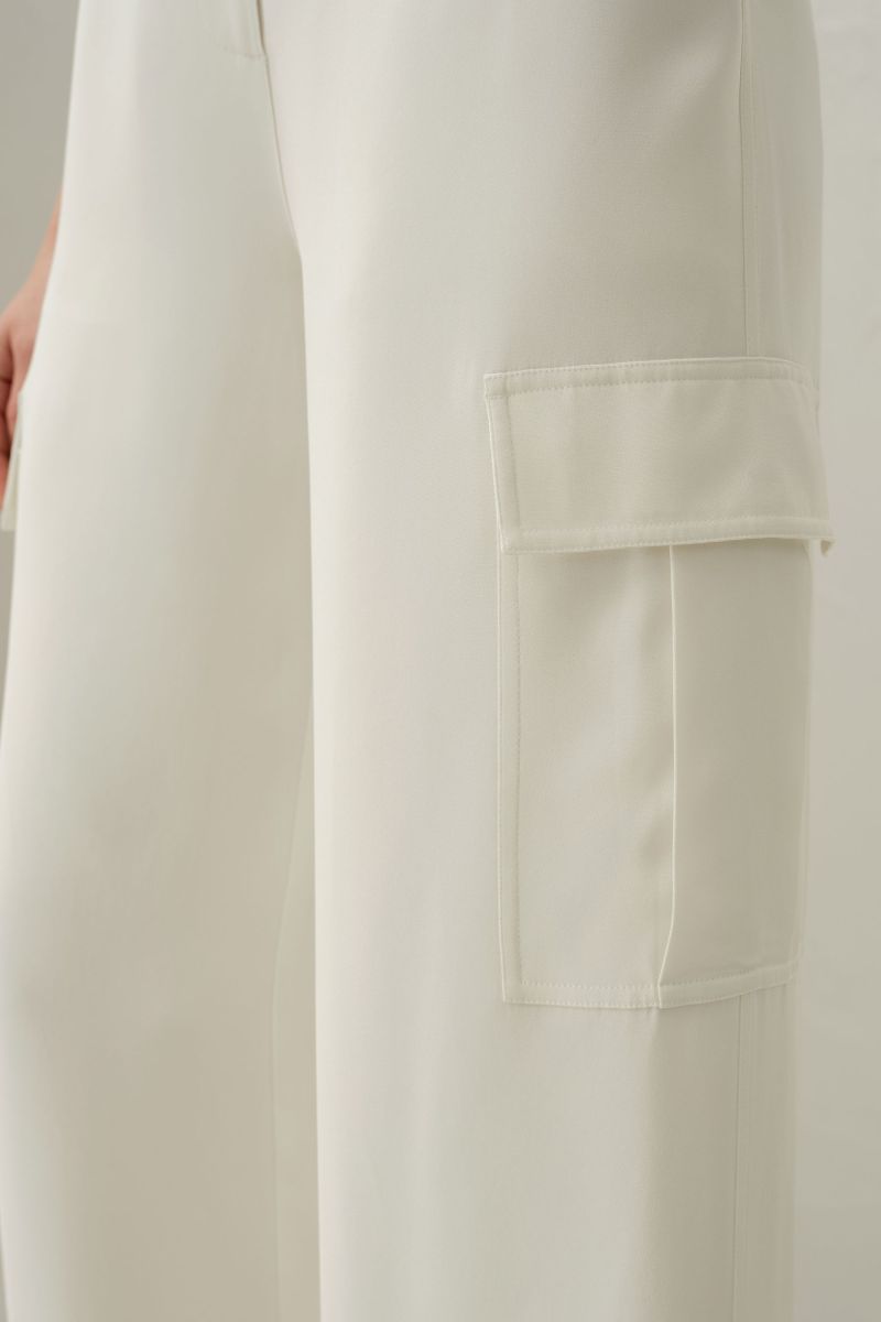 #color_Natural White