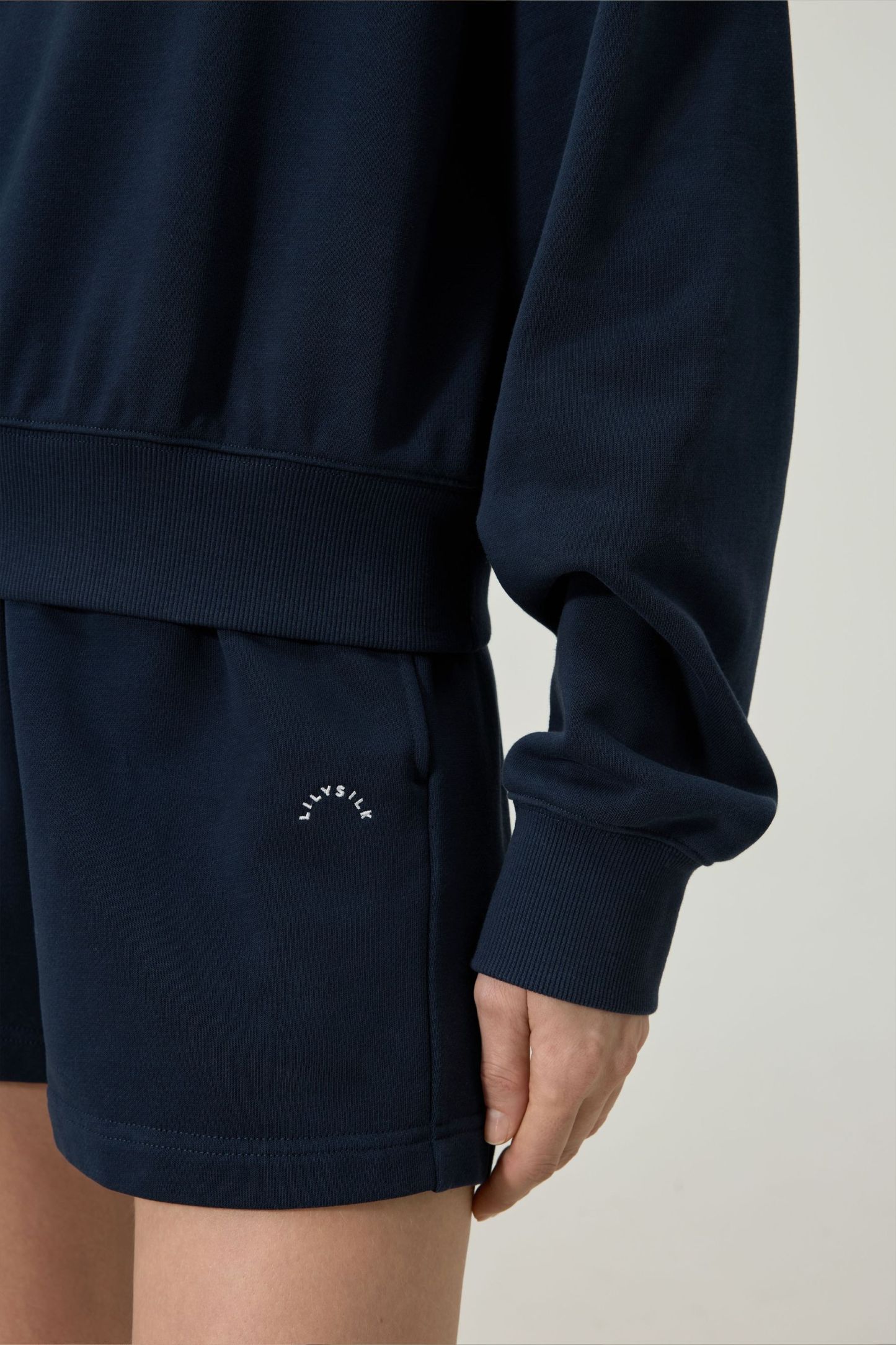 #color_Navy