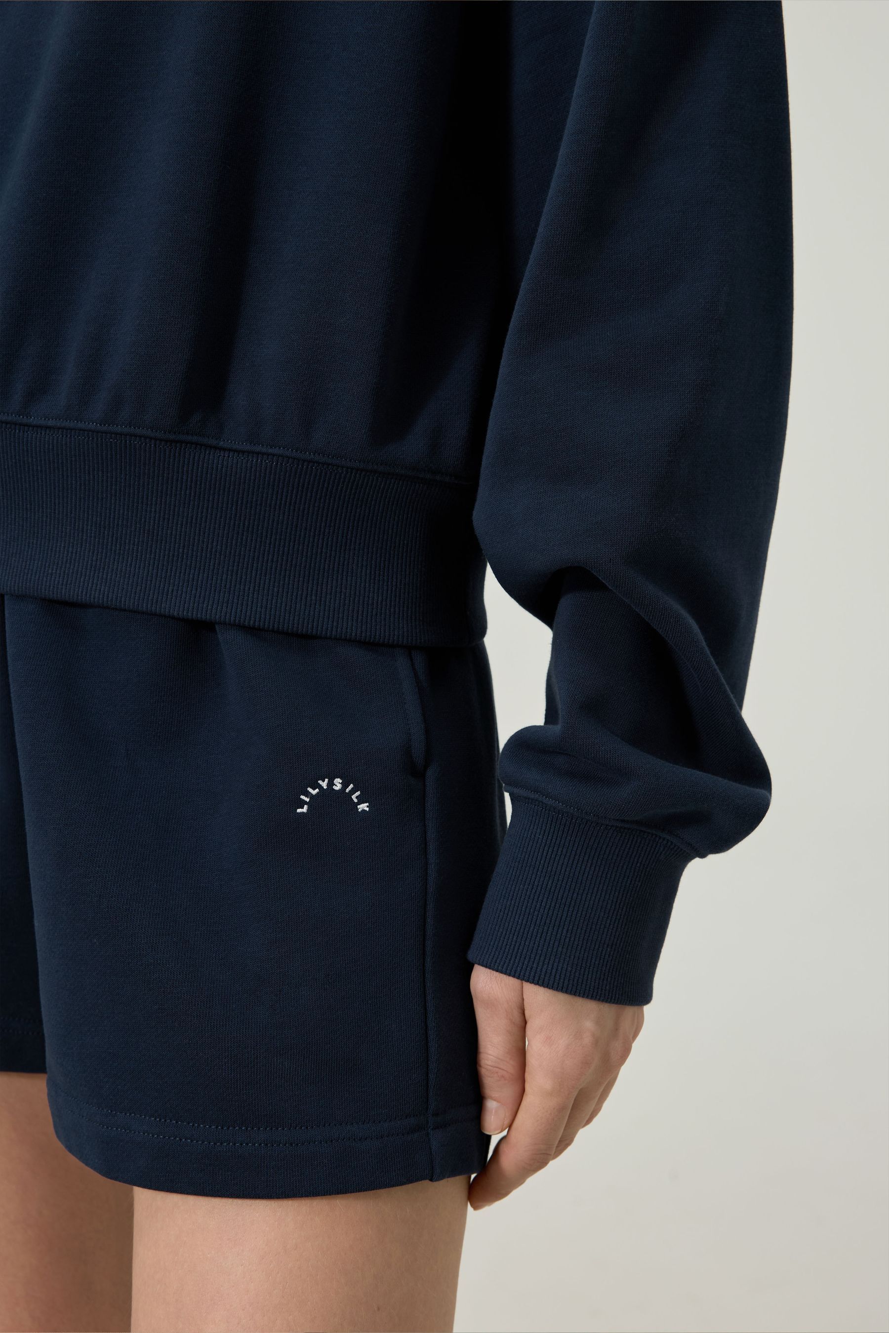 #color_Navy