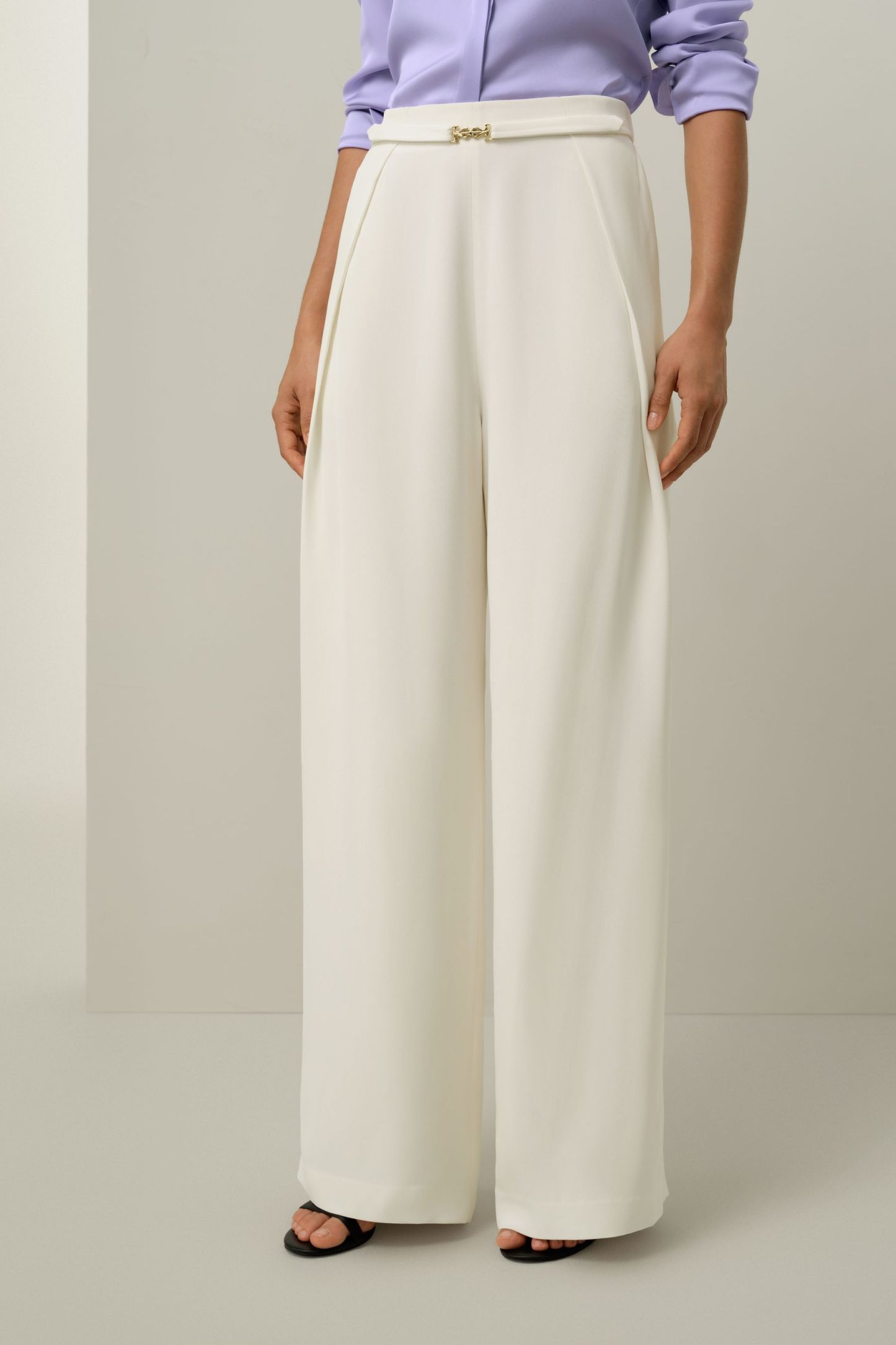 #color_Natural White