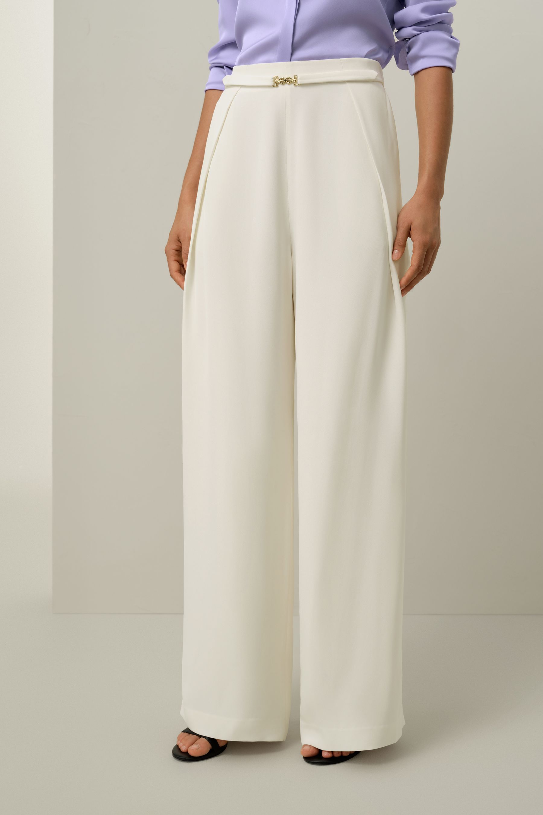 #color_Natural White