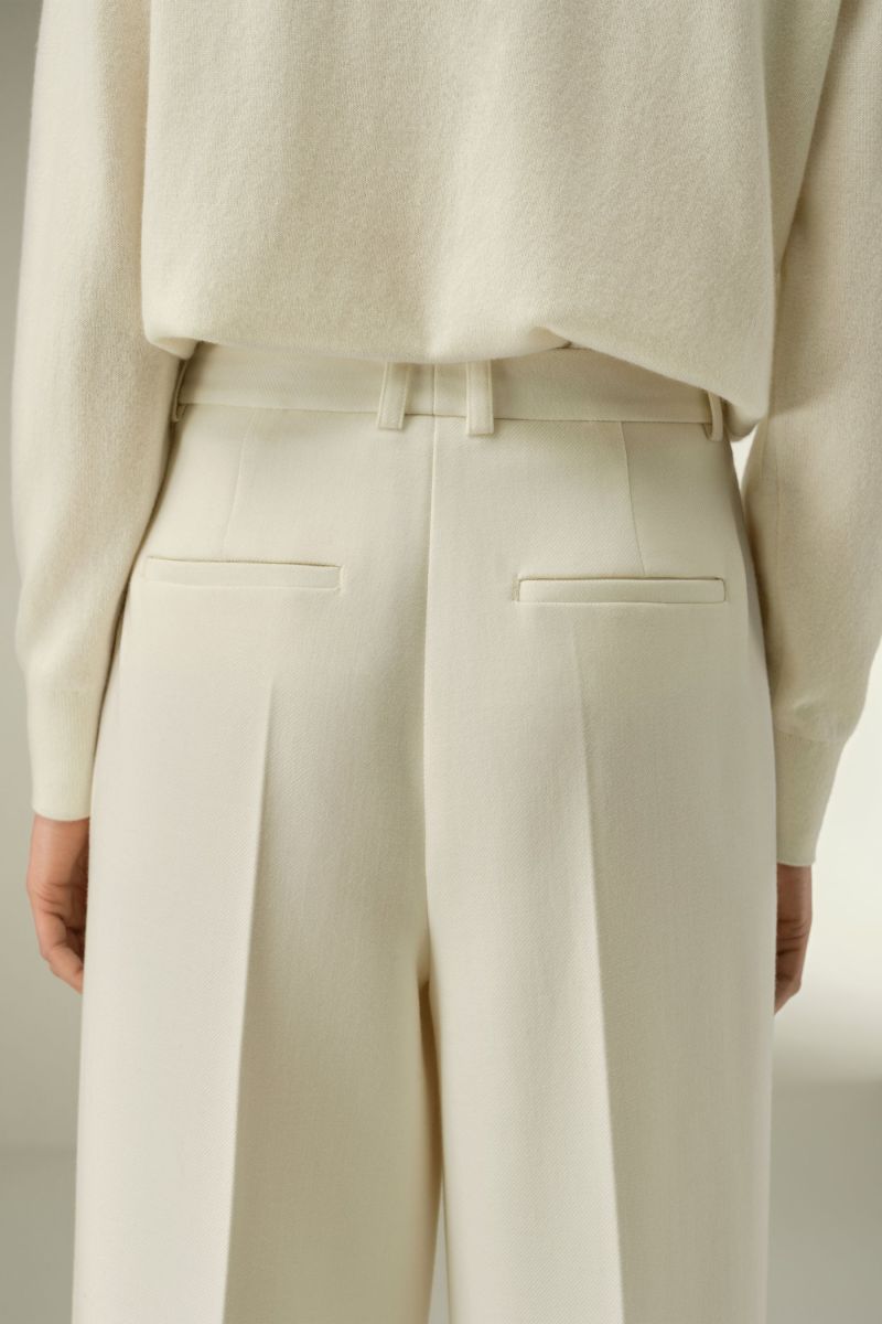 #color_Natural White