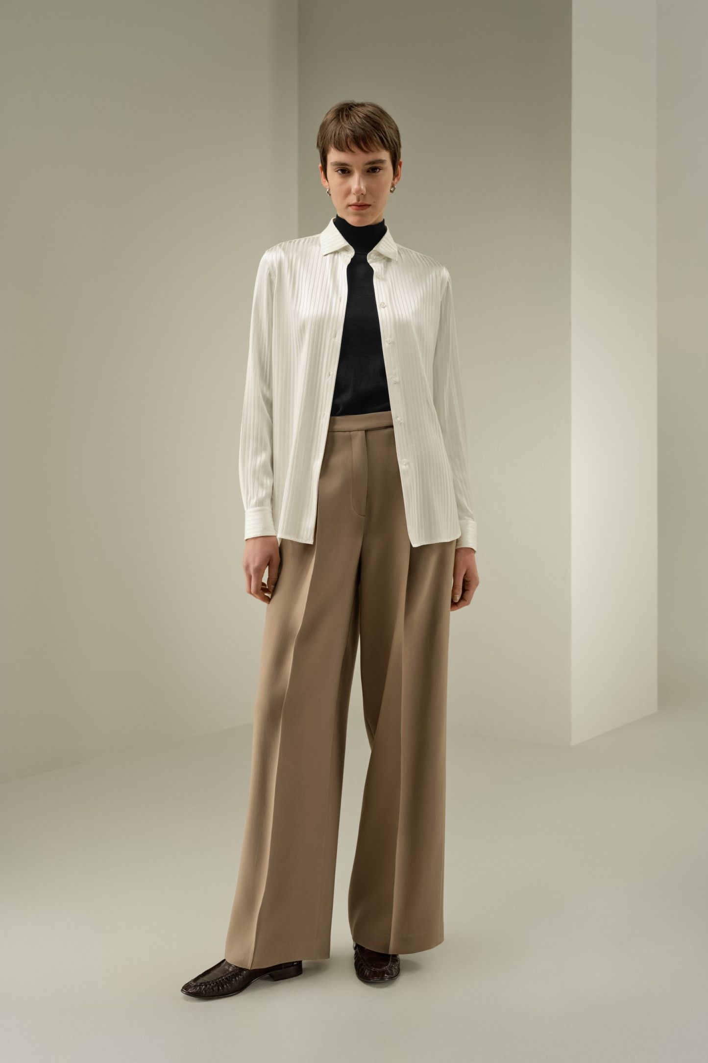 #color_Natural White