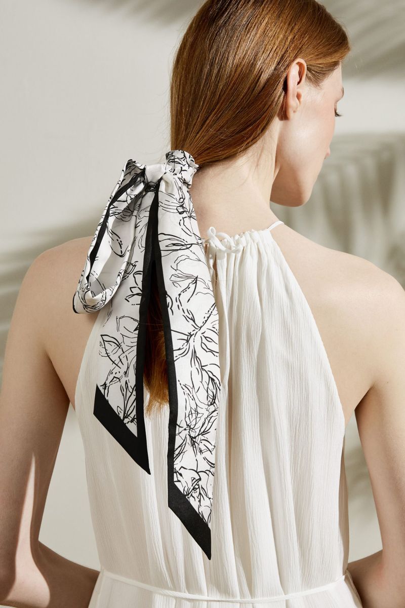 #color_Black-White Floral Pattern