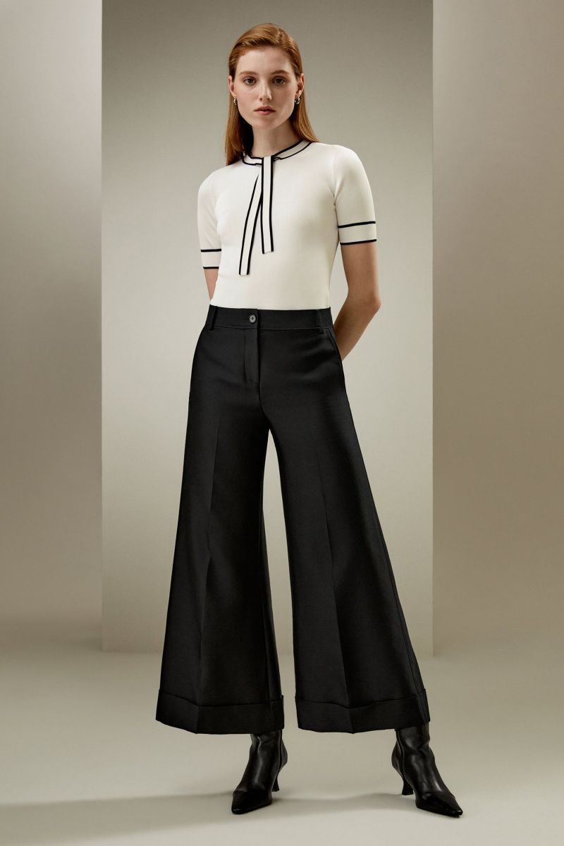 #color_White With Black Stripes