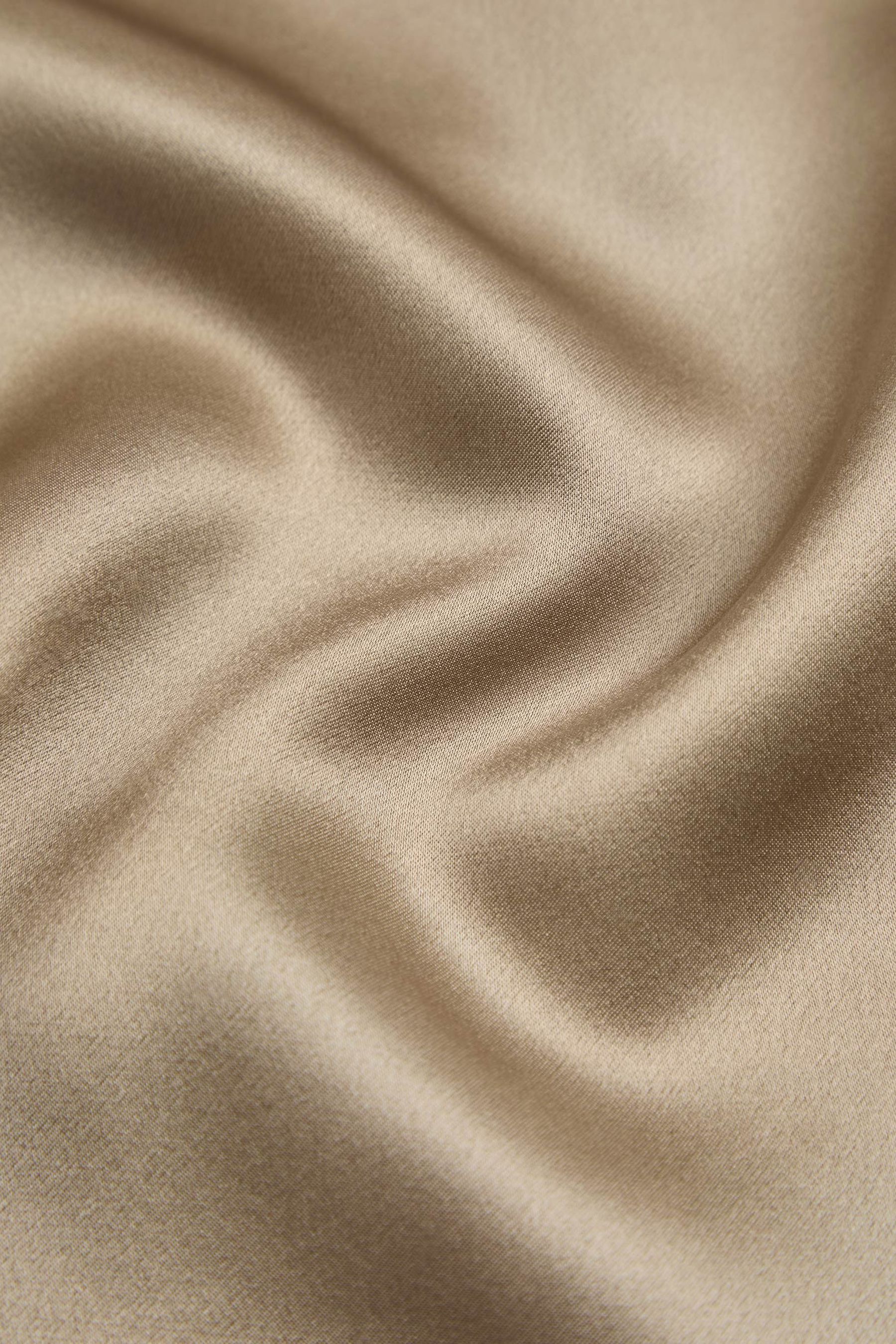 #color_Taupe & Ivory & Silvergray & Black