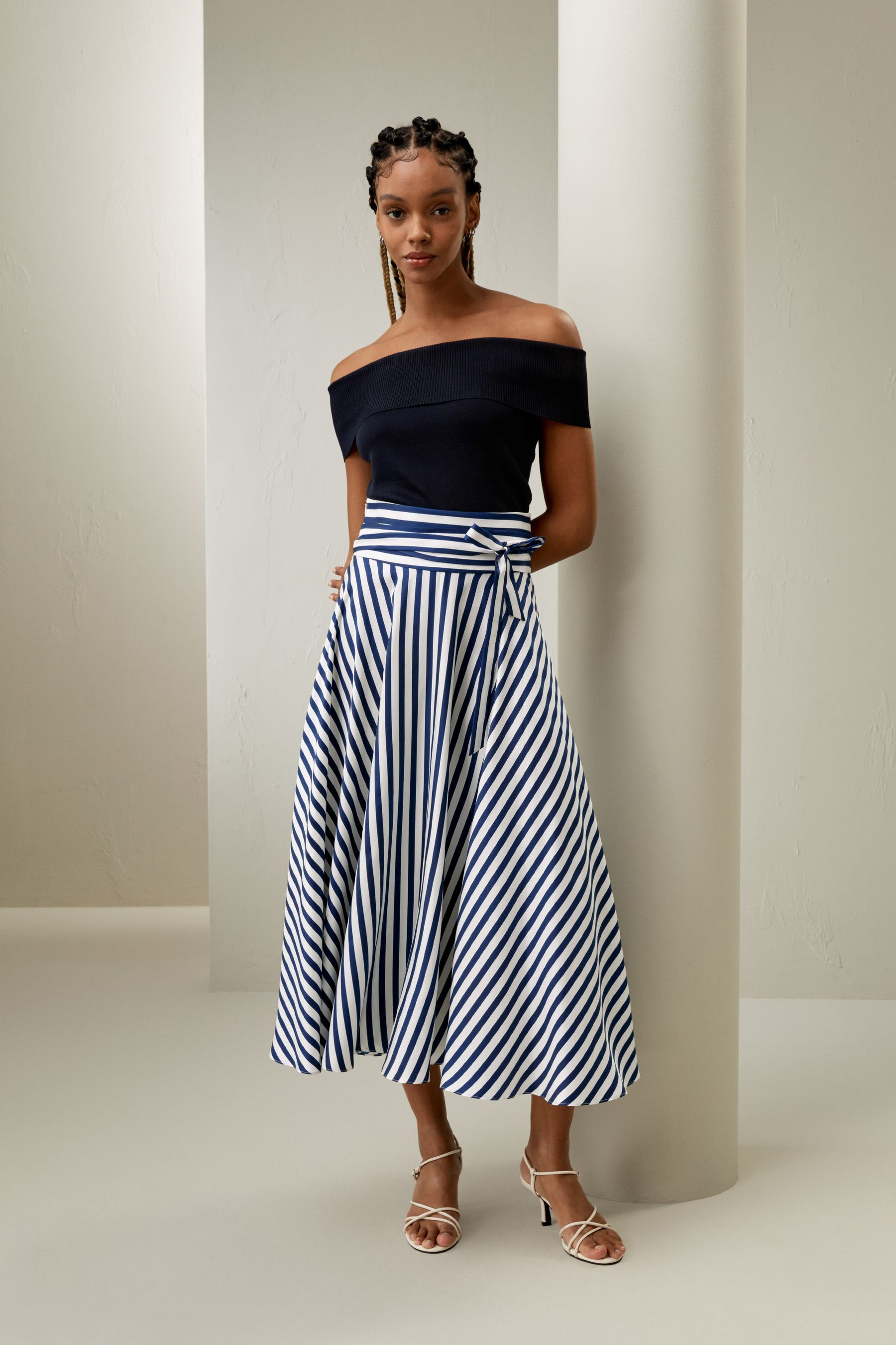 #color_Blue-White-Pinstripes