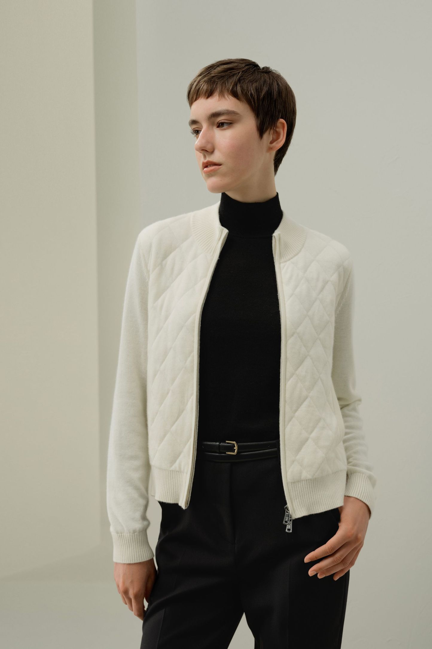 #color_Natural White