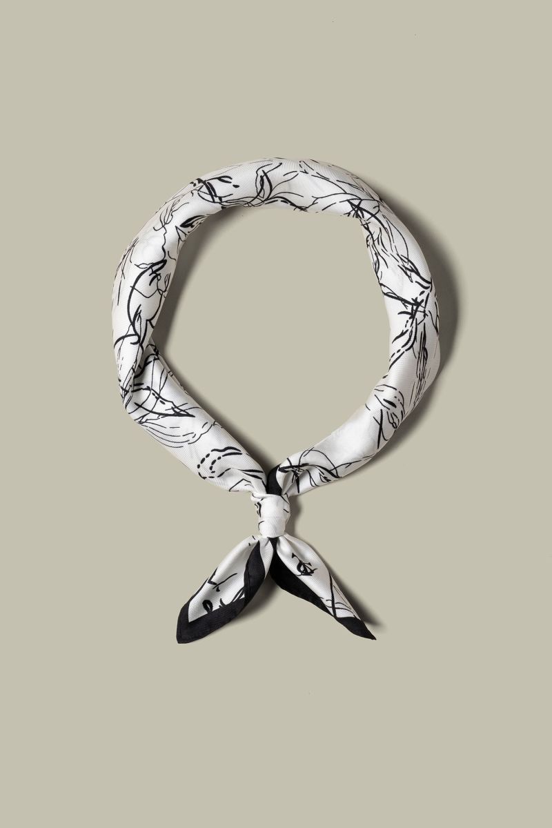 #color_Black-White Floral Pattern