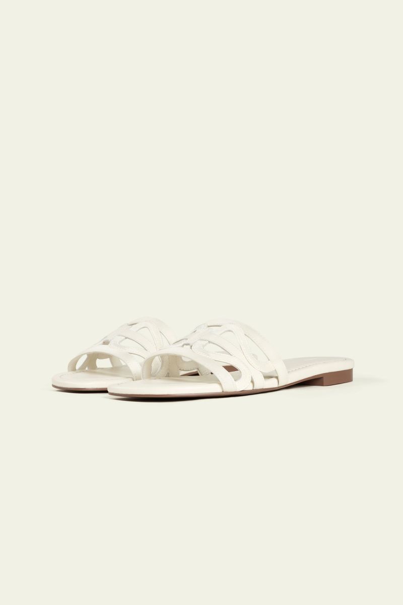 #color_Lily White