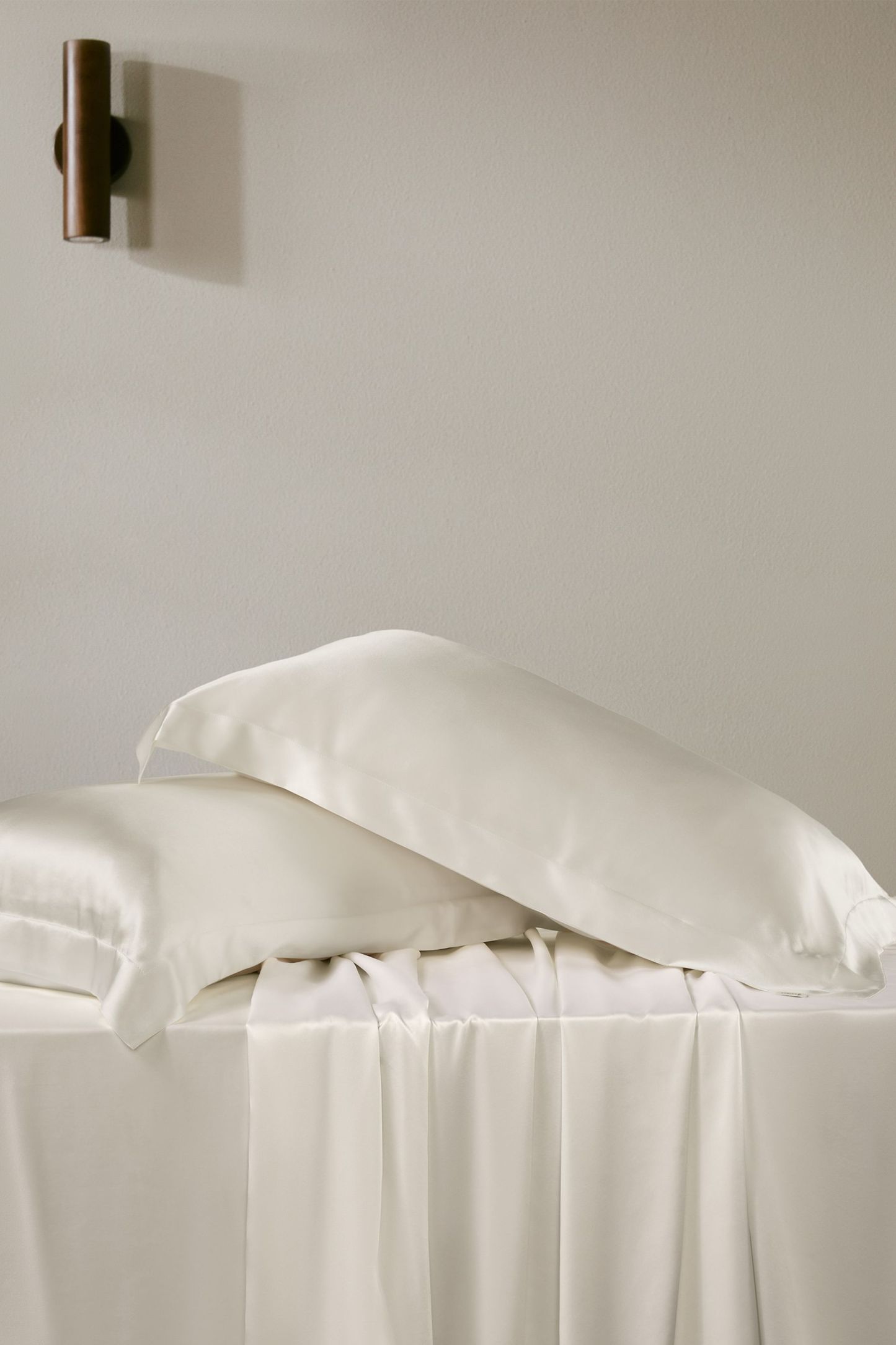 #color_Natural White