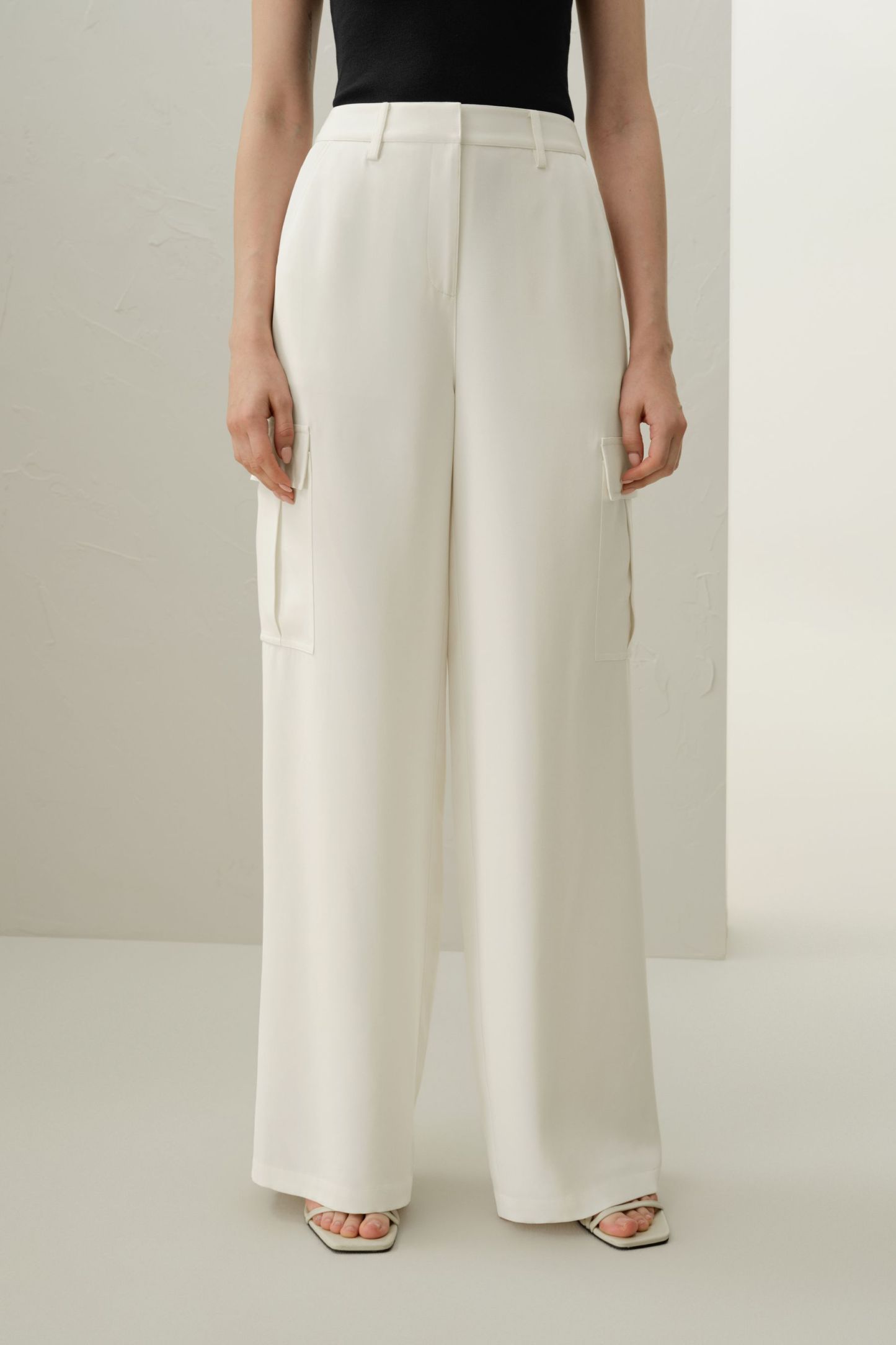 #color_Natural White