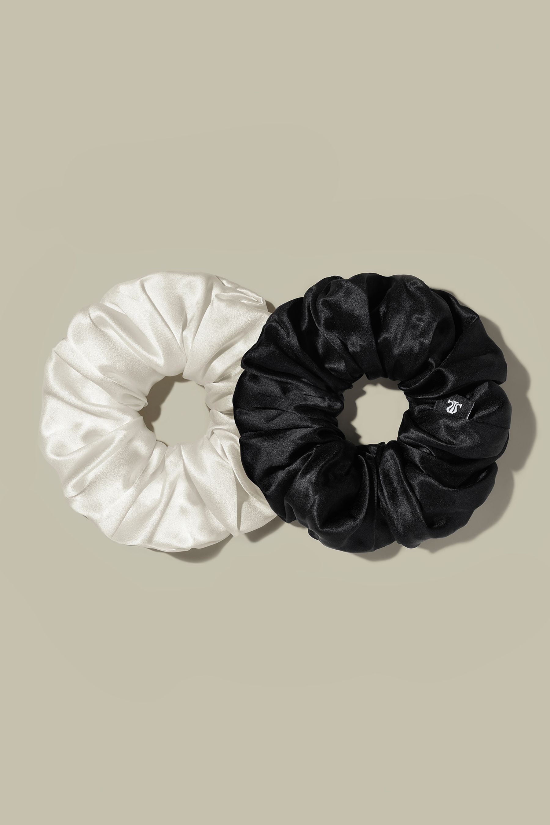 #color_Black+Natural White