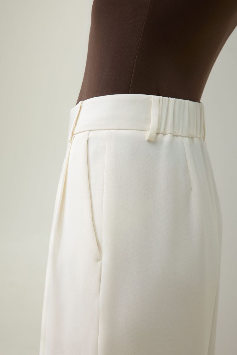 #color_Natural White