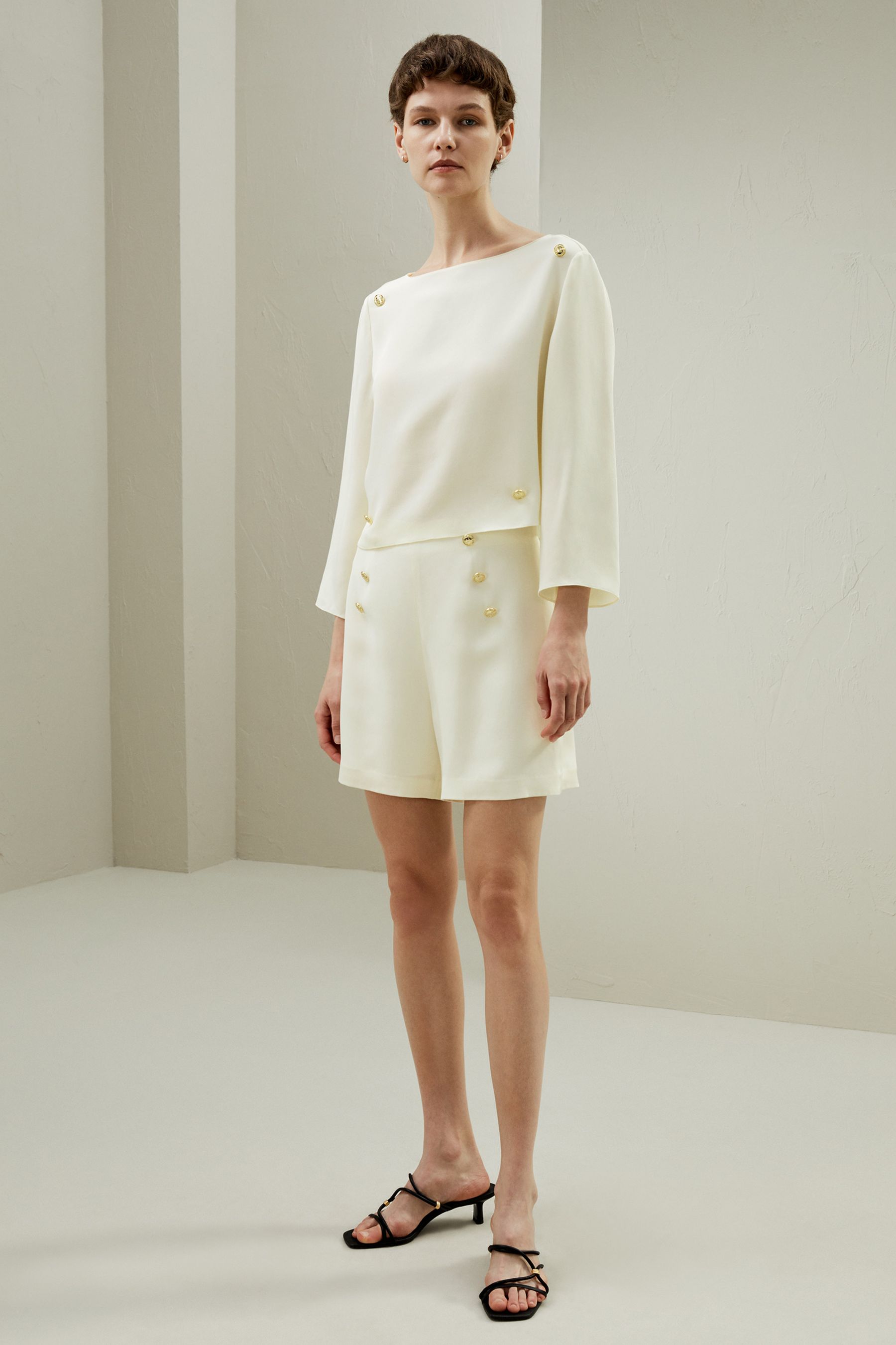 #color_Natural White