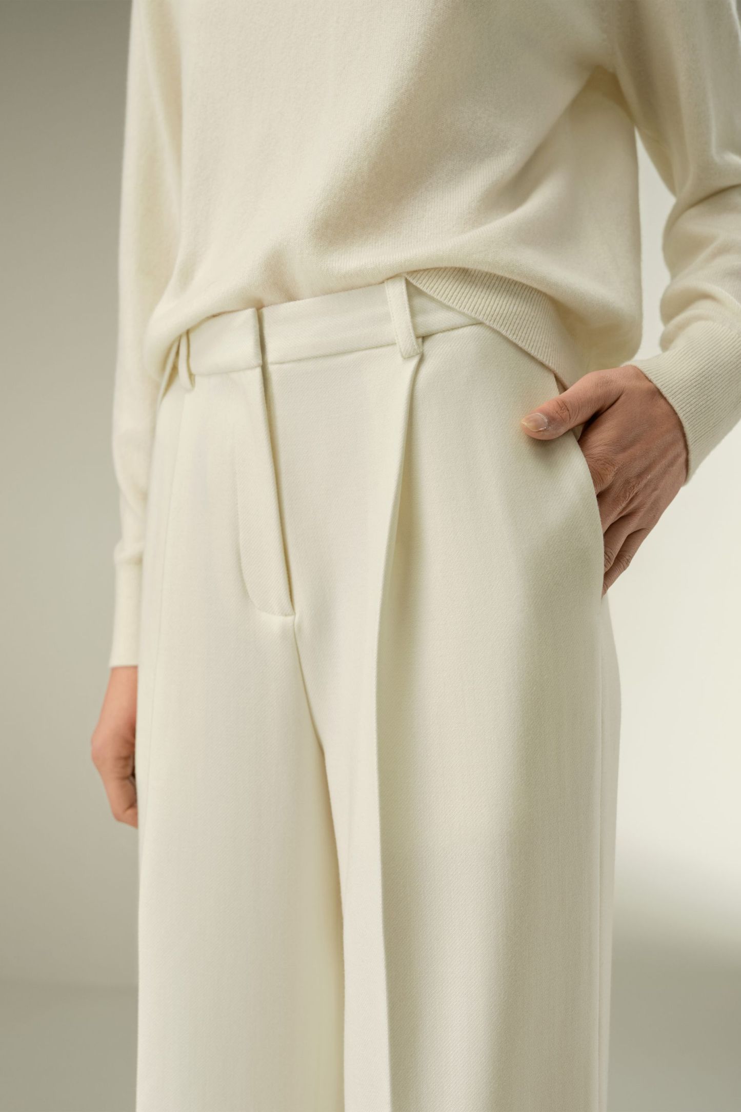 #color_Natural White