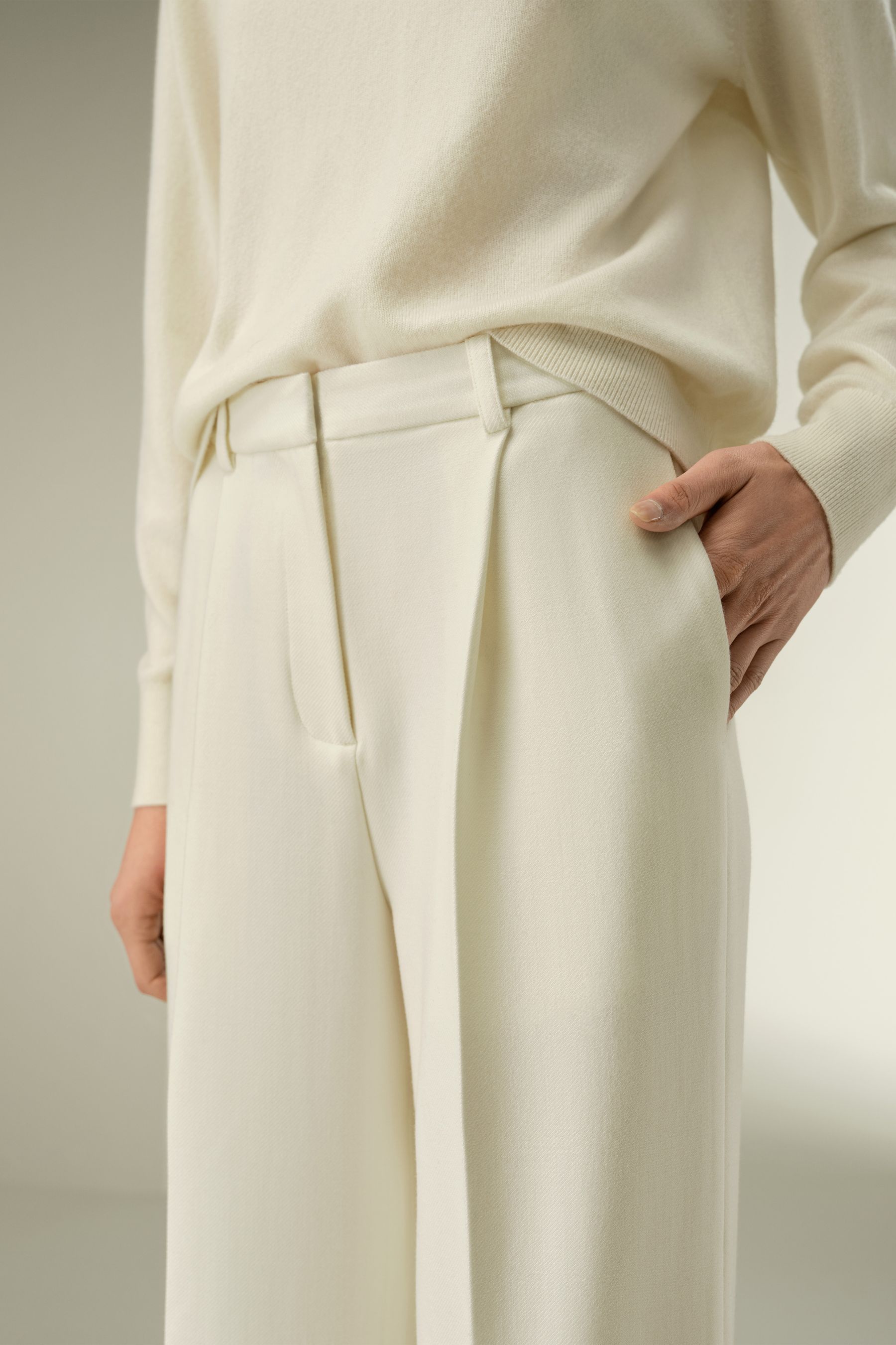 #color_Natural White