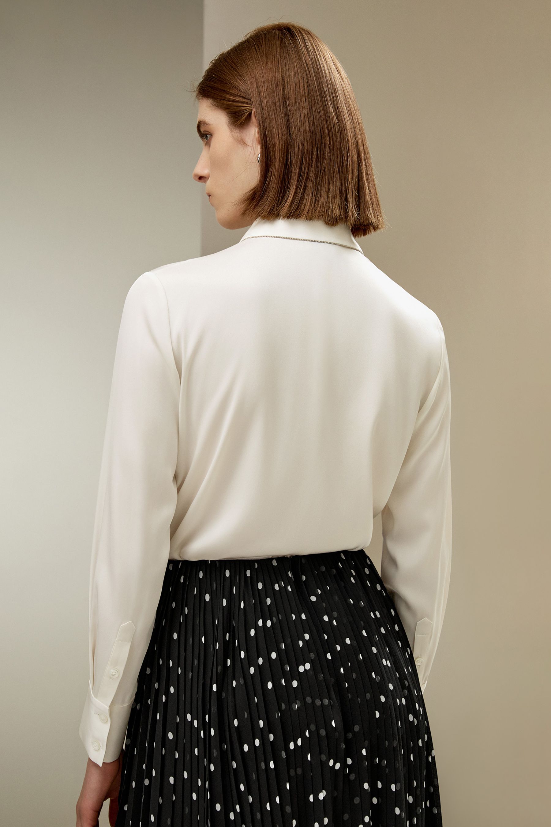 #color_Pearl White