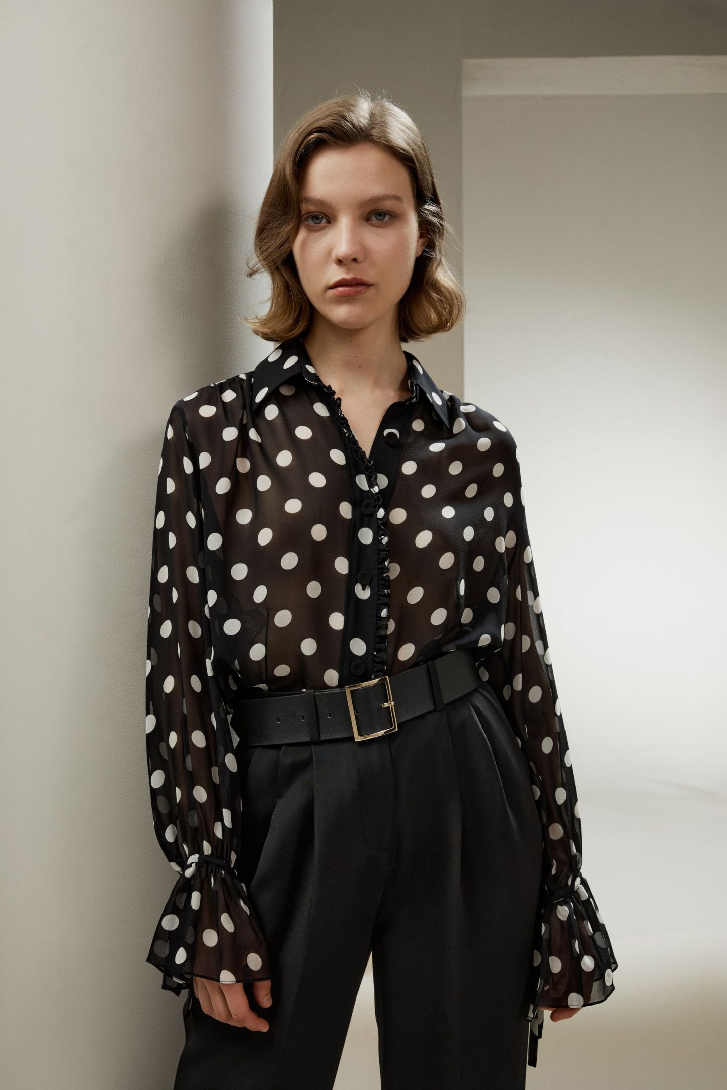 #color_White Dots In Black