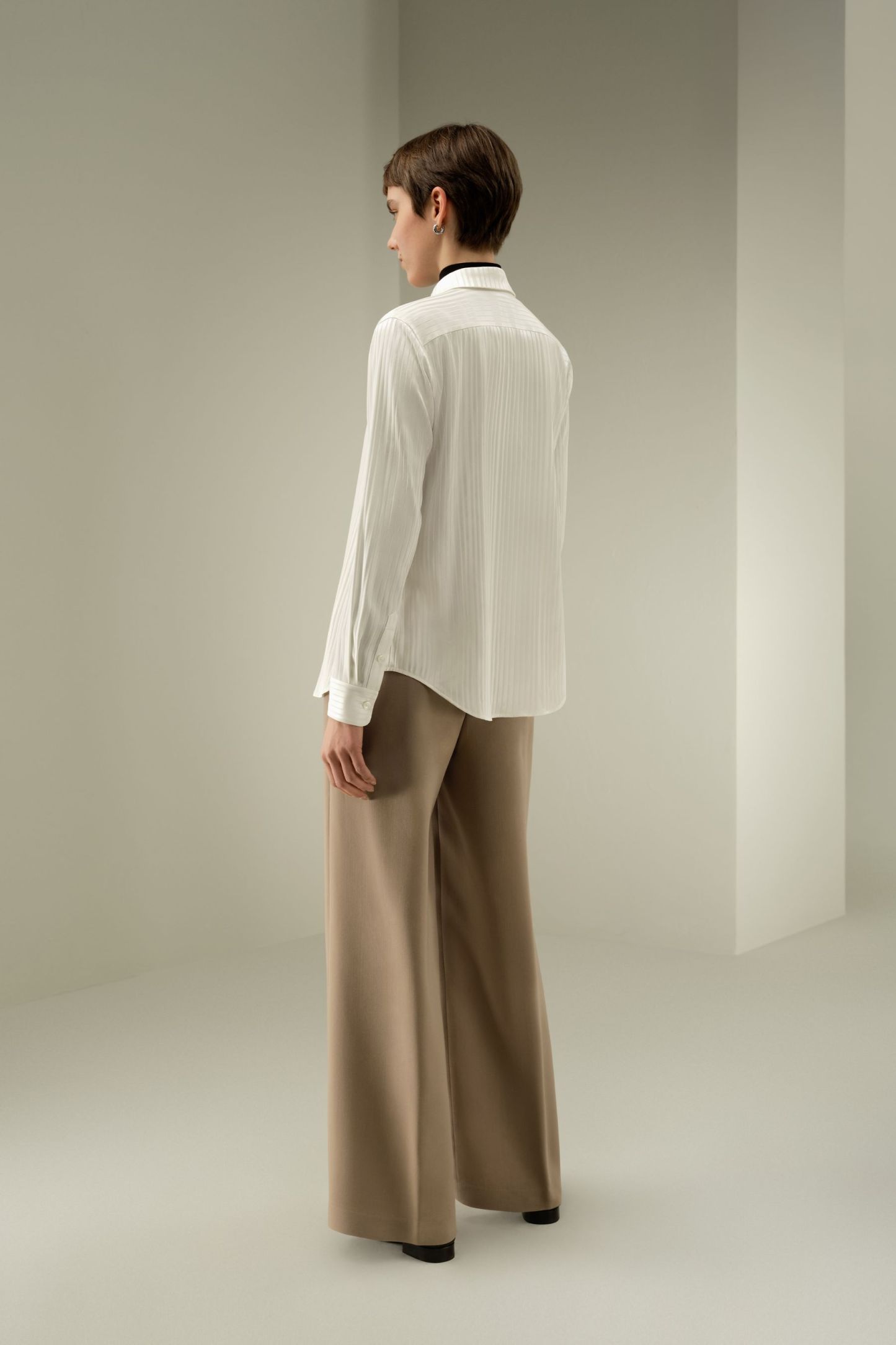 #color_Natural White