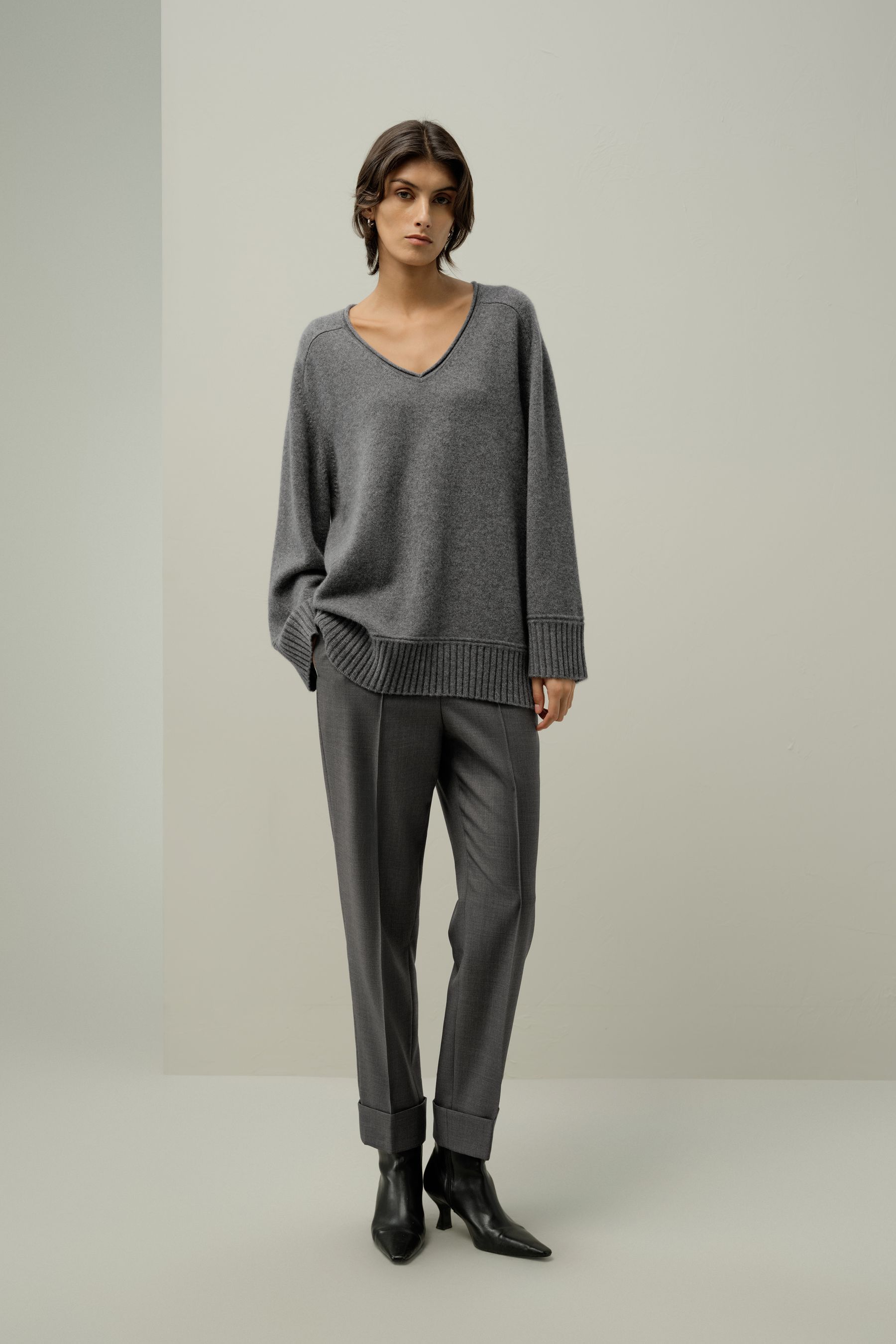 Oversized V-neck Cashmere Sweater