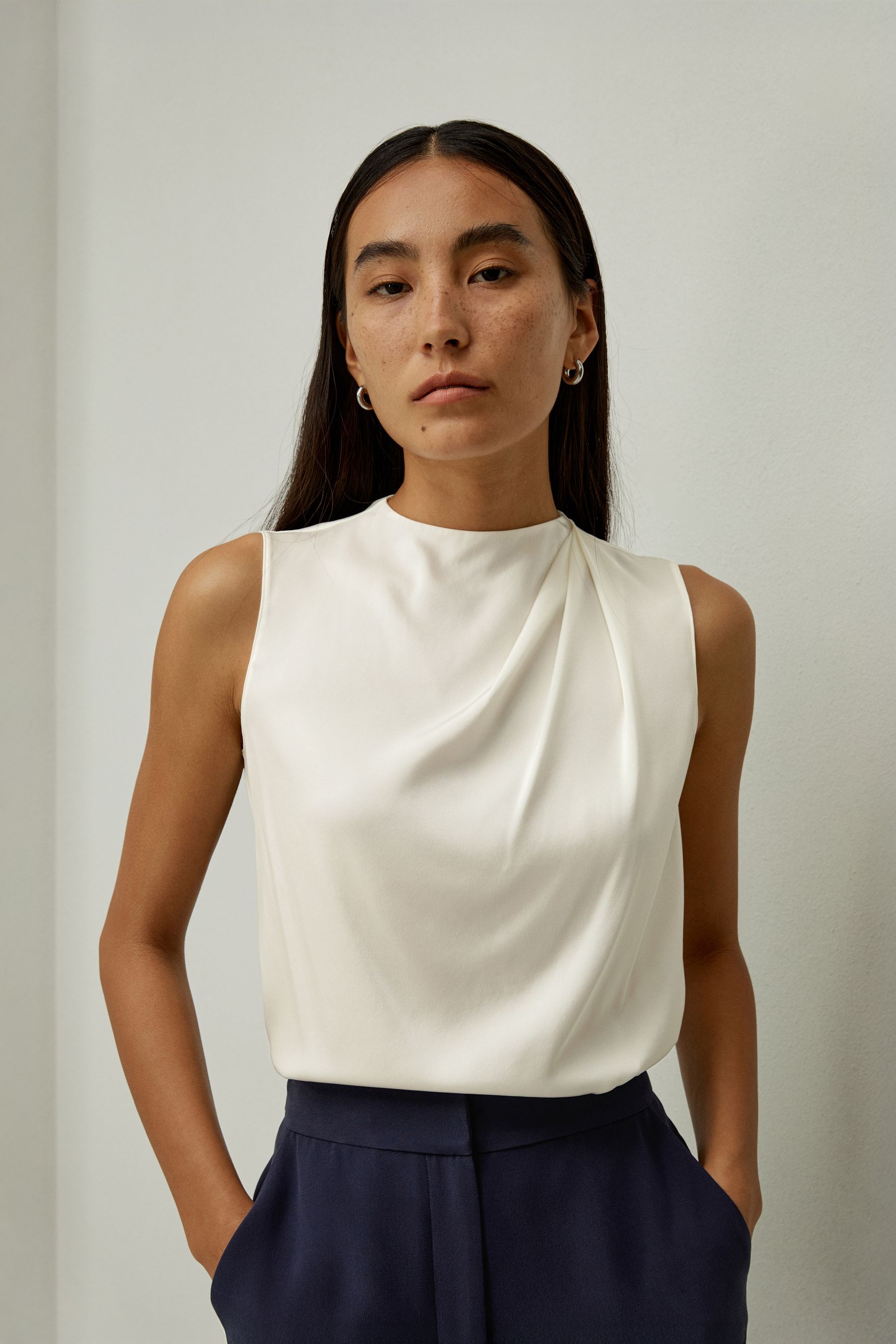 #color_Natural White