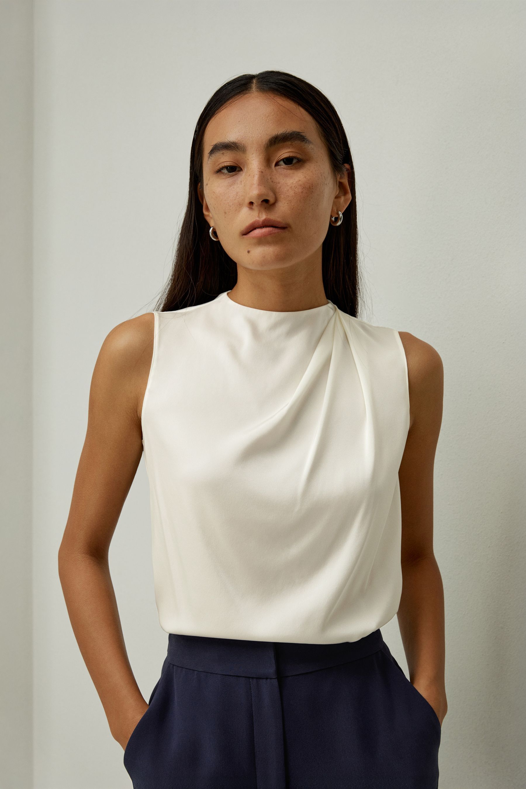 #color_Natural White