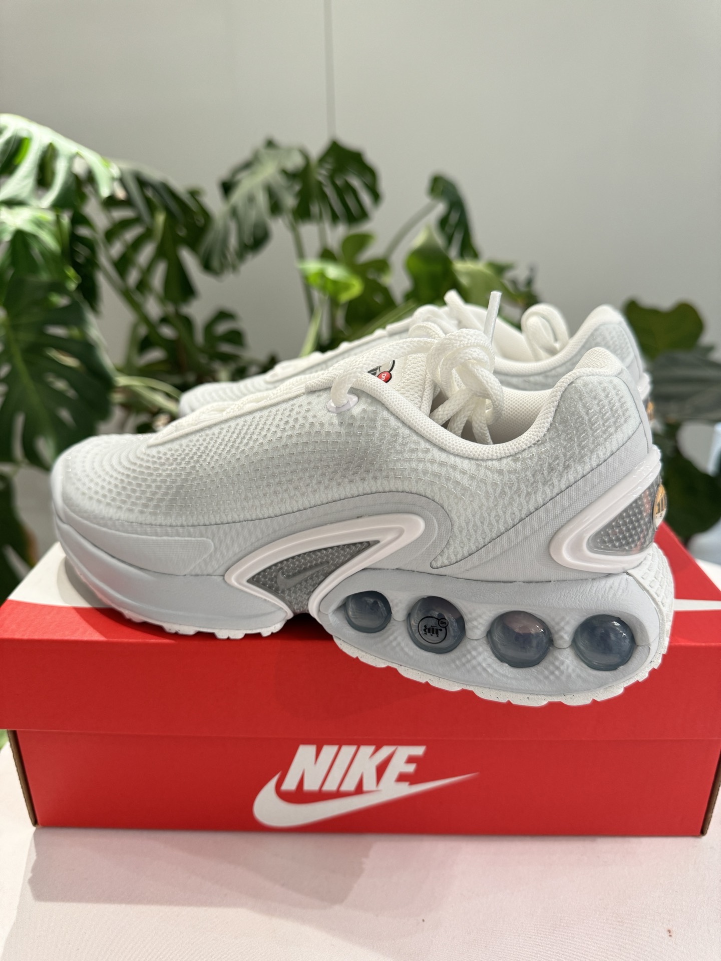 Nike Air Max DN跑步鞋