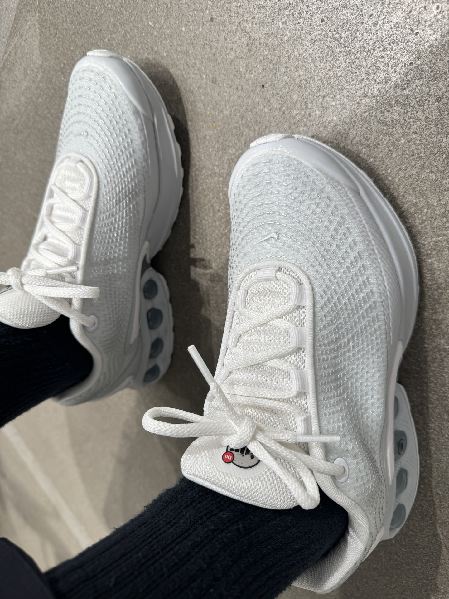 Nike Air Max DN跑步鞋