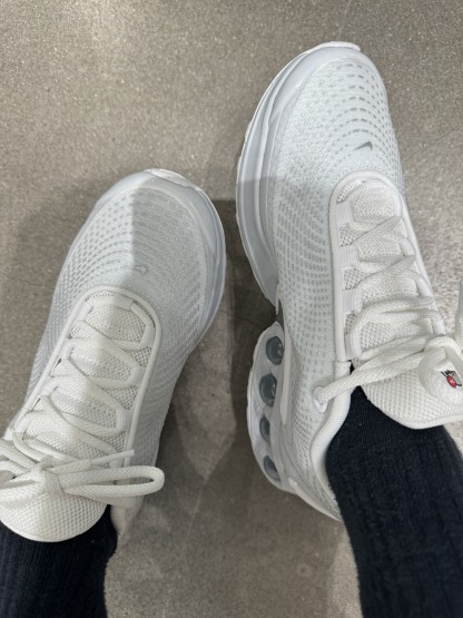 Nike Air Max DN跑步鞋