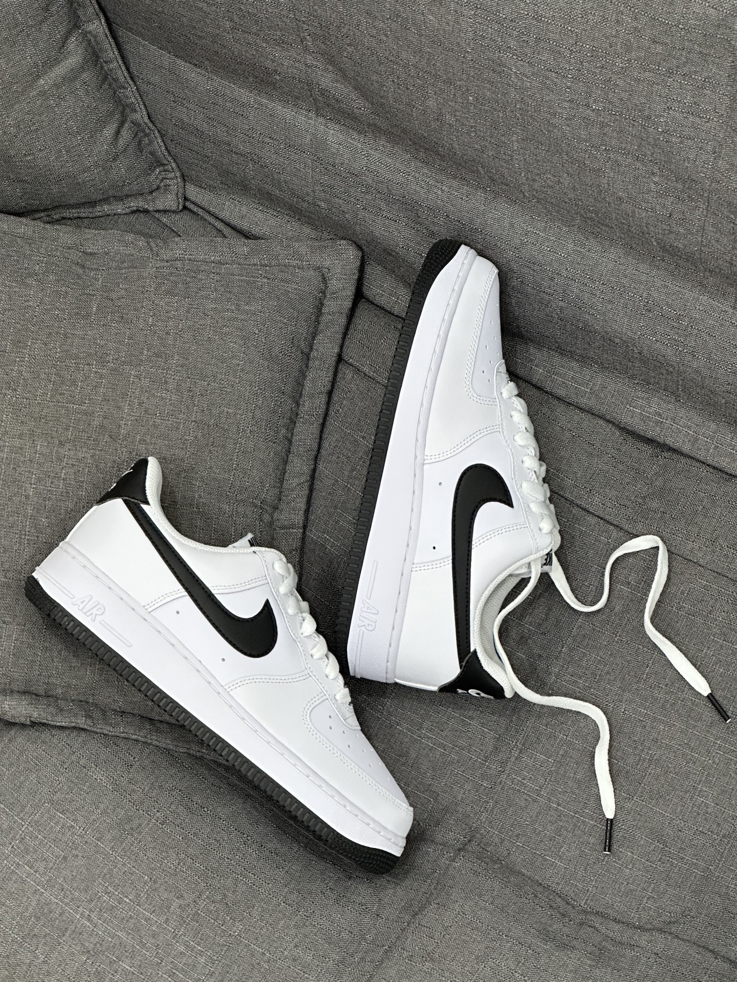 Nike Air Force 1 經典黑白熊貓