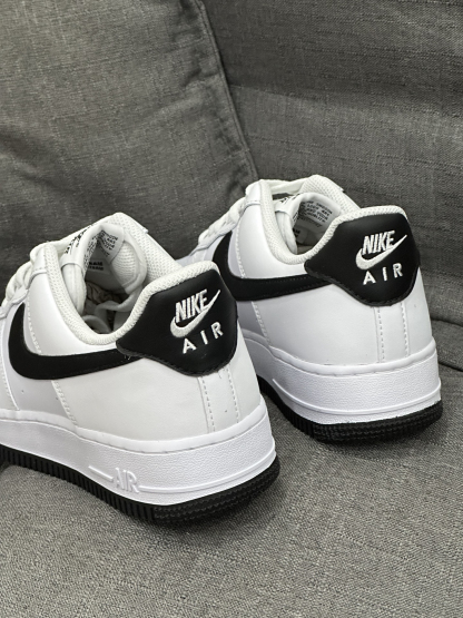 Nike Air Force 1 經典黑白熊貓