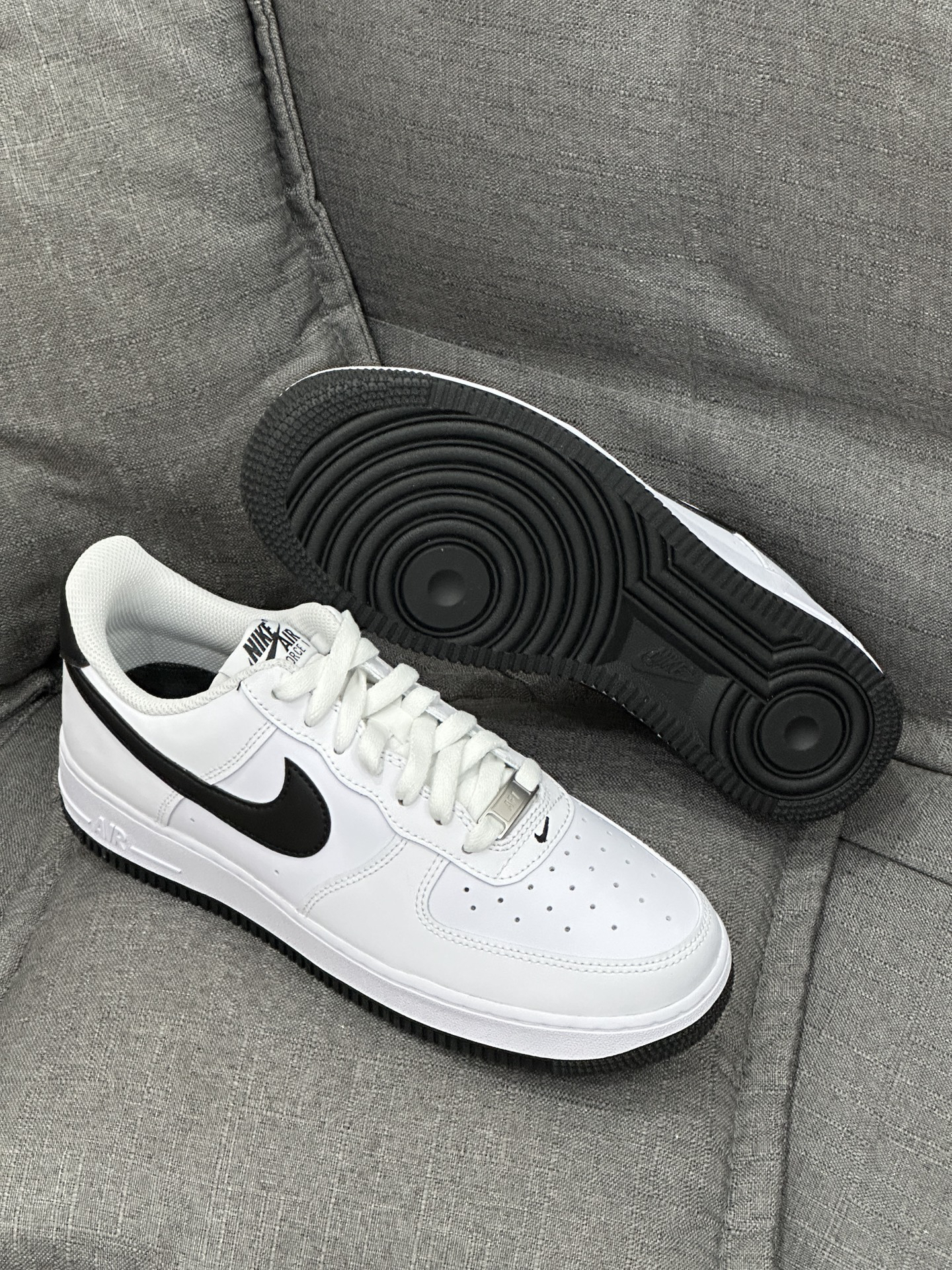Nike Air Force 1 經典黑白熊貓