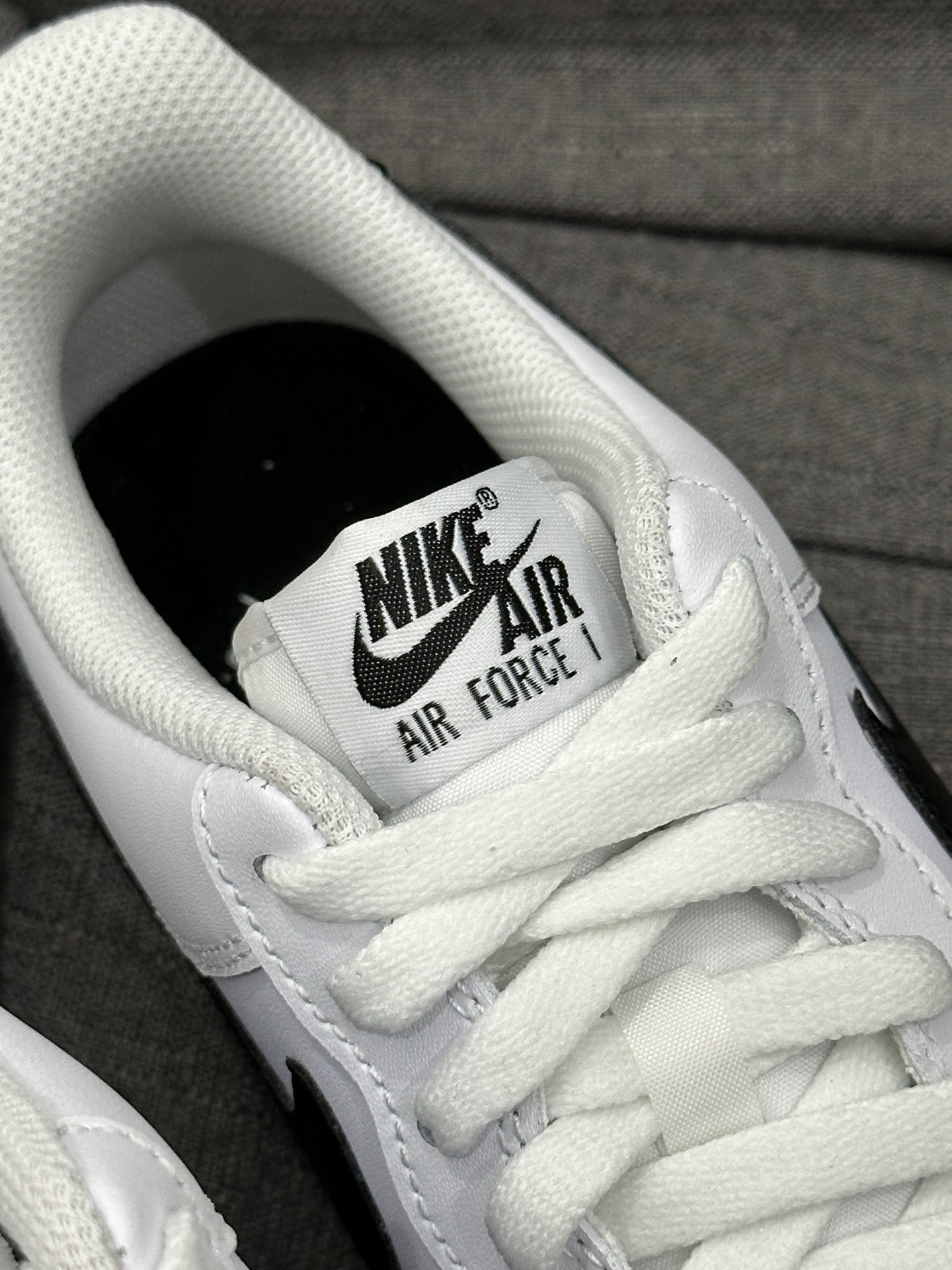 Nike Air Force 1 經典黑白熊貓