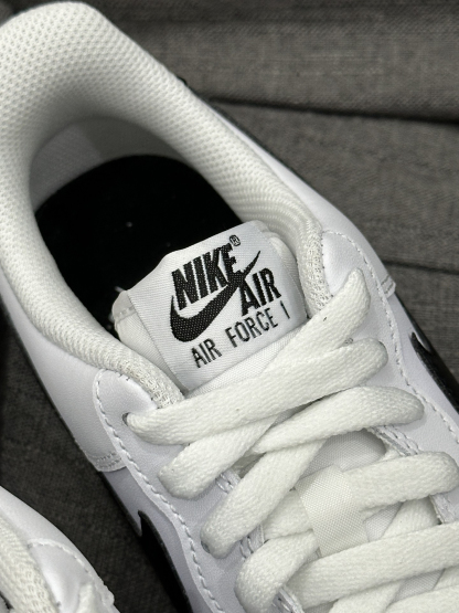 Nike Air Force 1 經典黑白熊貓