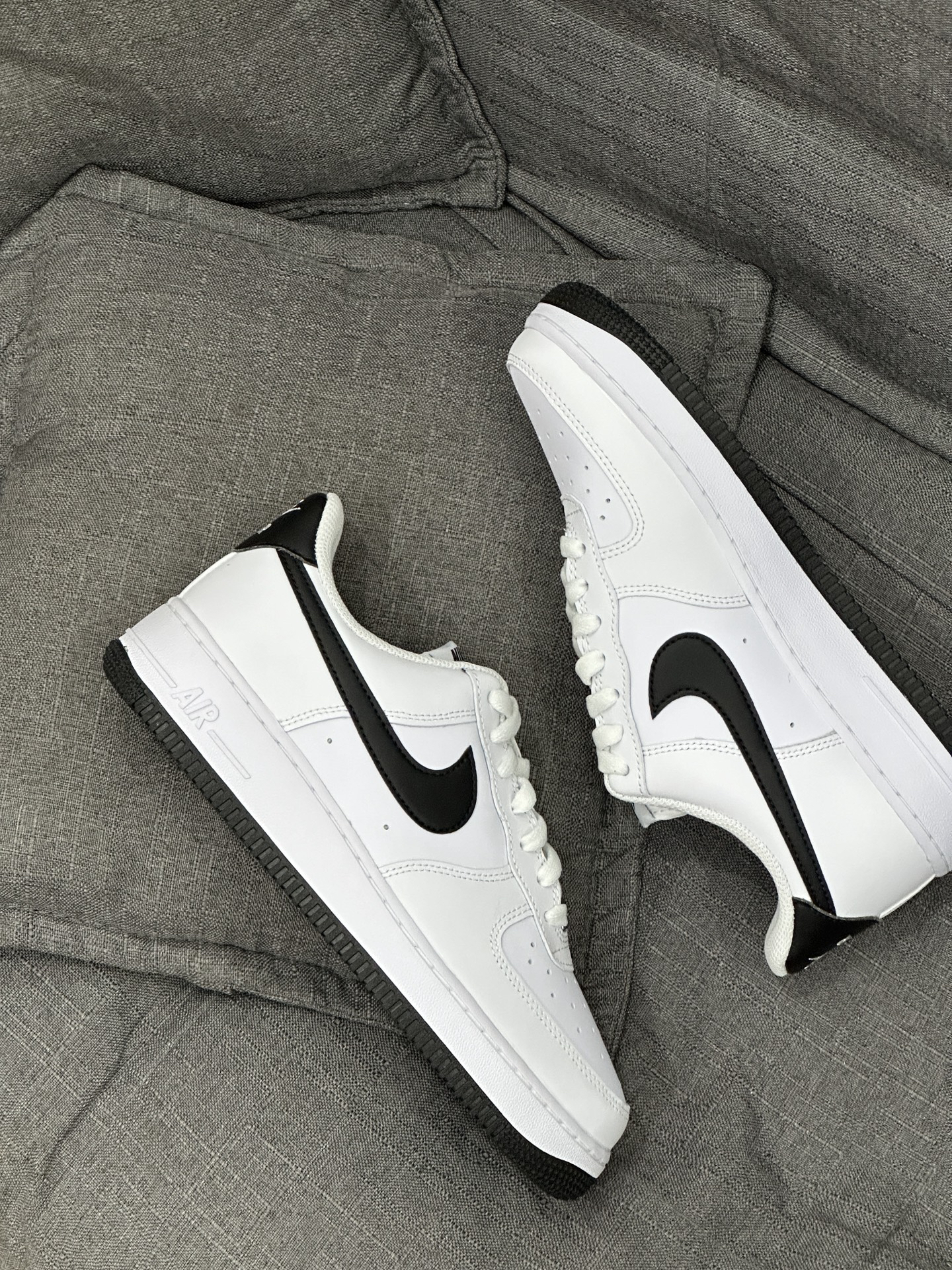 Nike Air Force 1 經典黑白熊貓