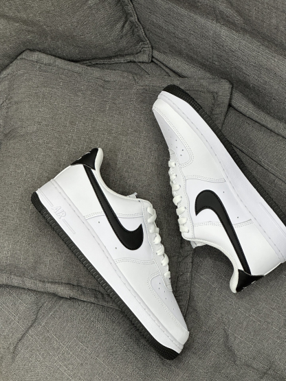 Nike Air Force 1 經典黑白熊貓